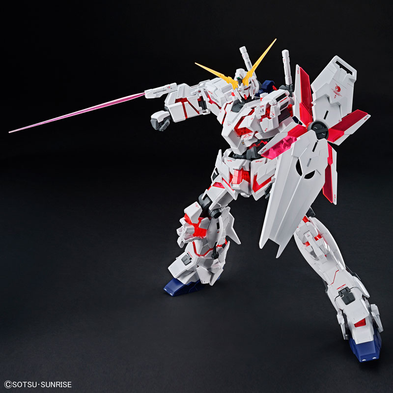 Mega Size Model Unicorn Gundam (Destroy Mode)