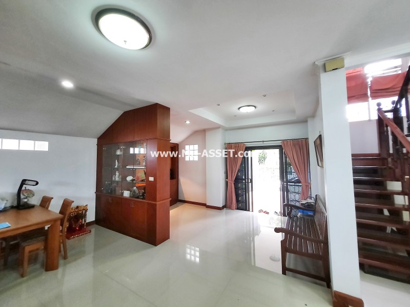 ขายบ้านเดี่ยว ม.วรารมย์ เฟส2 ถ.เพชรกษม 81 แขวงบางบอน เขตบางบอน กรุงเทพ / พื้นที่ 2 ชั้น 53 ตารางวา