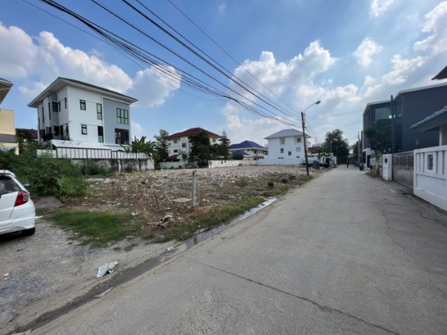 ขายที่ดิน 372 ตร.ว. โชคชัย 4 ซอย 84 (ซ.ร่วมใจพัฒนา 4) เขตลาดพร้าว