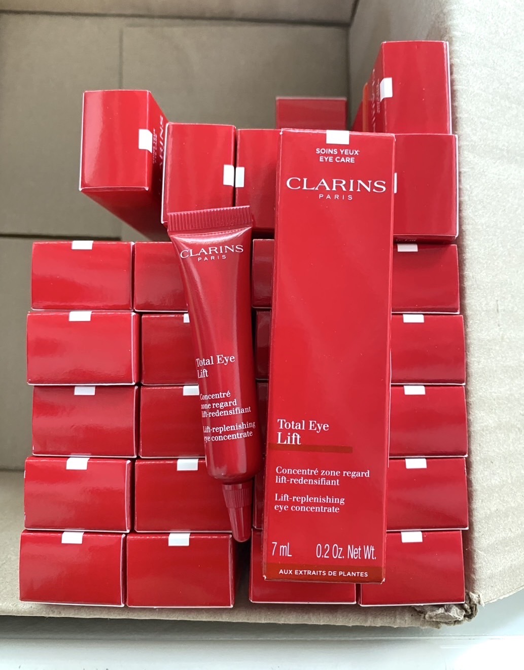 CLARINS Total Eye Lift 7ml. ขนาดทดลอง ครีมบำรุงรอบดวงตา (1กล่อง)