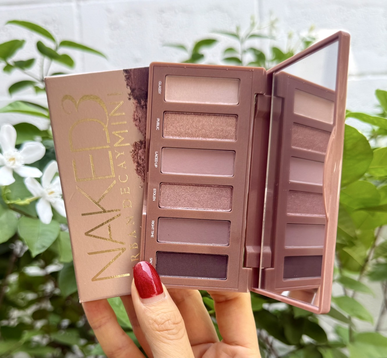 URBAN DECAY Naked3 Mini Eyeshadow Palette - 6g. พาเลทอายแชโดว์ ไซต์มินิ