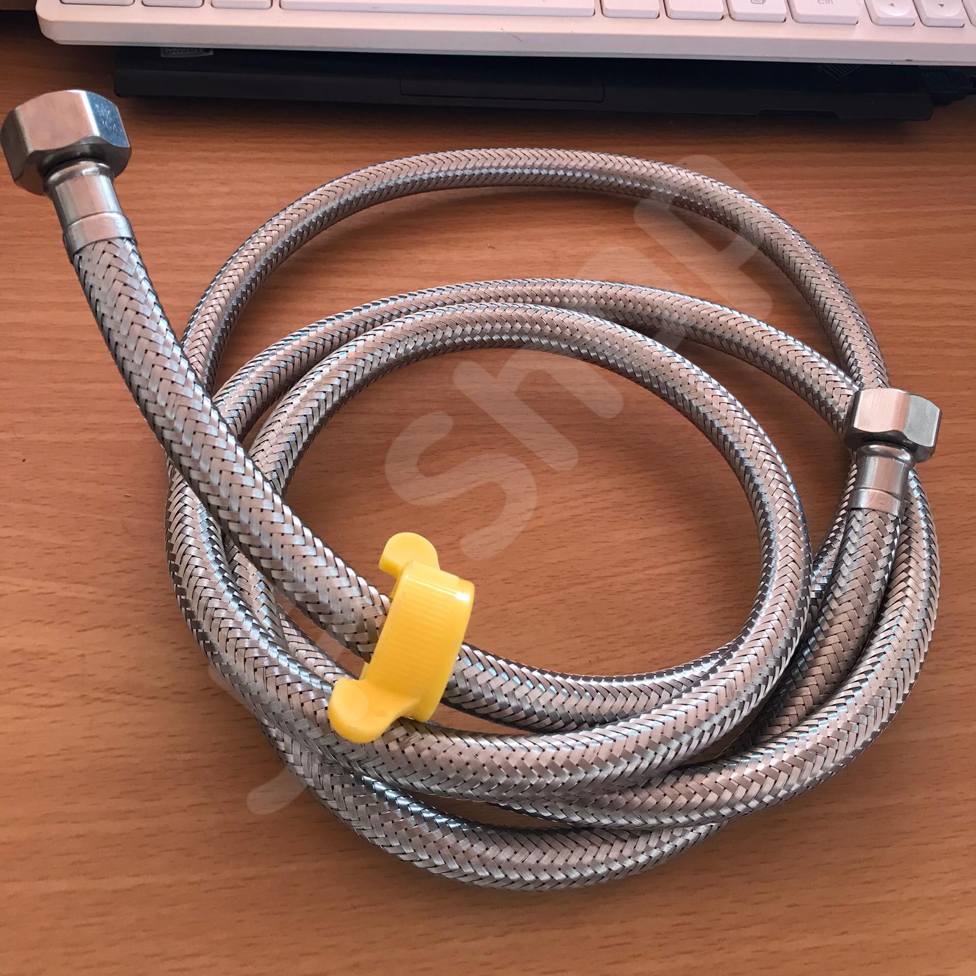 สายน้ำดี ความยาวขนาด 200 ซม. หัวสายสแตนเลส304 เกลียวใน4หุน(1/2") สำหรับต่อน้ำใช้ทั่วไป ห้องน้ำ ห้องครัว #20001