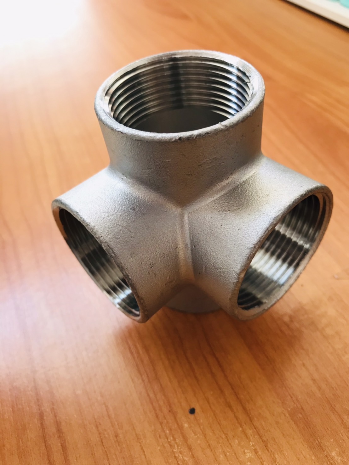 ข้อต่อสี่ทางเกลียวใน สแตนเลส 304 ขนาด 1 1/4 นิ้ว (#17537)