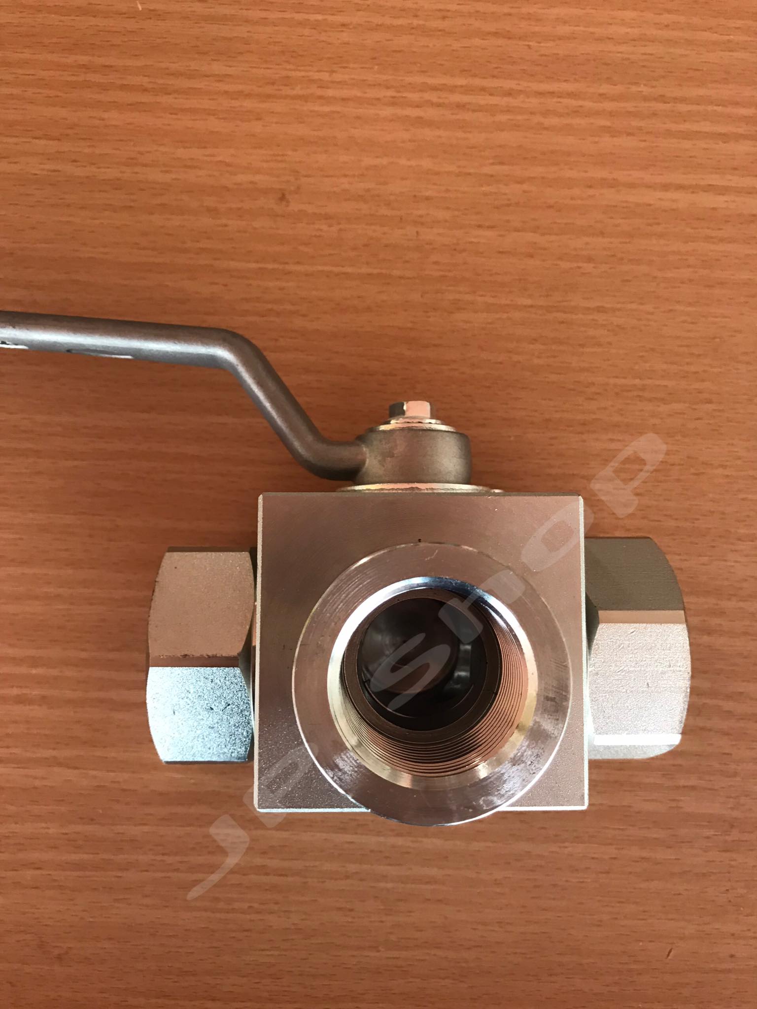 บอลวาล์ว3ทาง แรงดันสูงสำหรับไฮดรอลิก ขนาด1นิ้ว #13524