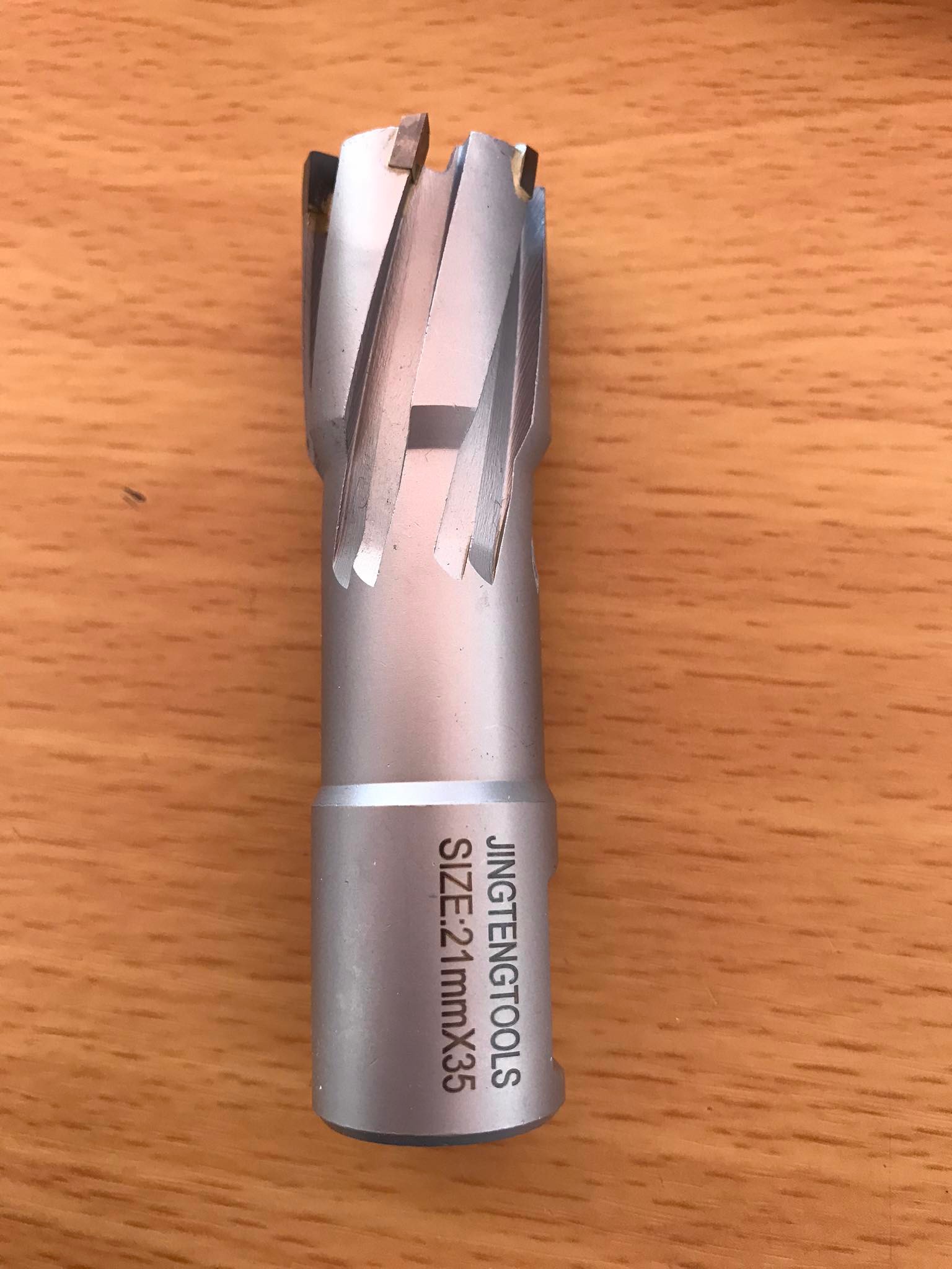 ดอกสว่านเจ็ทบอส แบบโฮลซอว์คาร์ไบสำหรับเจาะเหล็กหนา ด้วยสว่านแม่เหล็กไฟฟ้า ขนาด21*35 มม. #2135