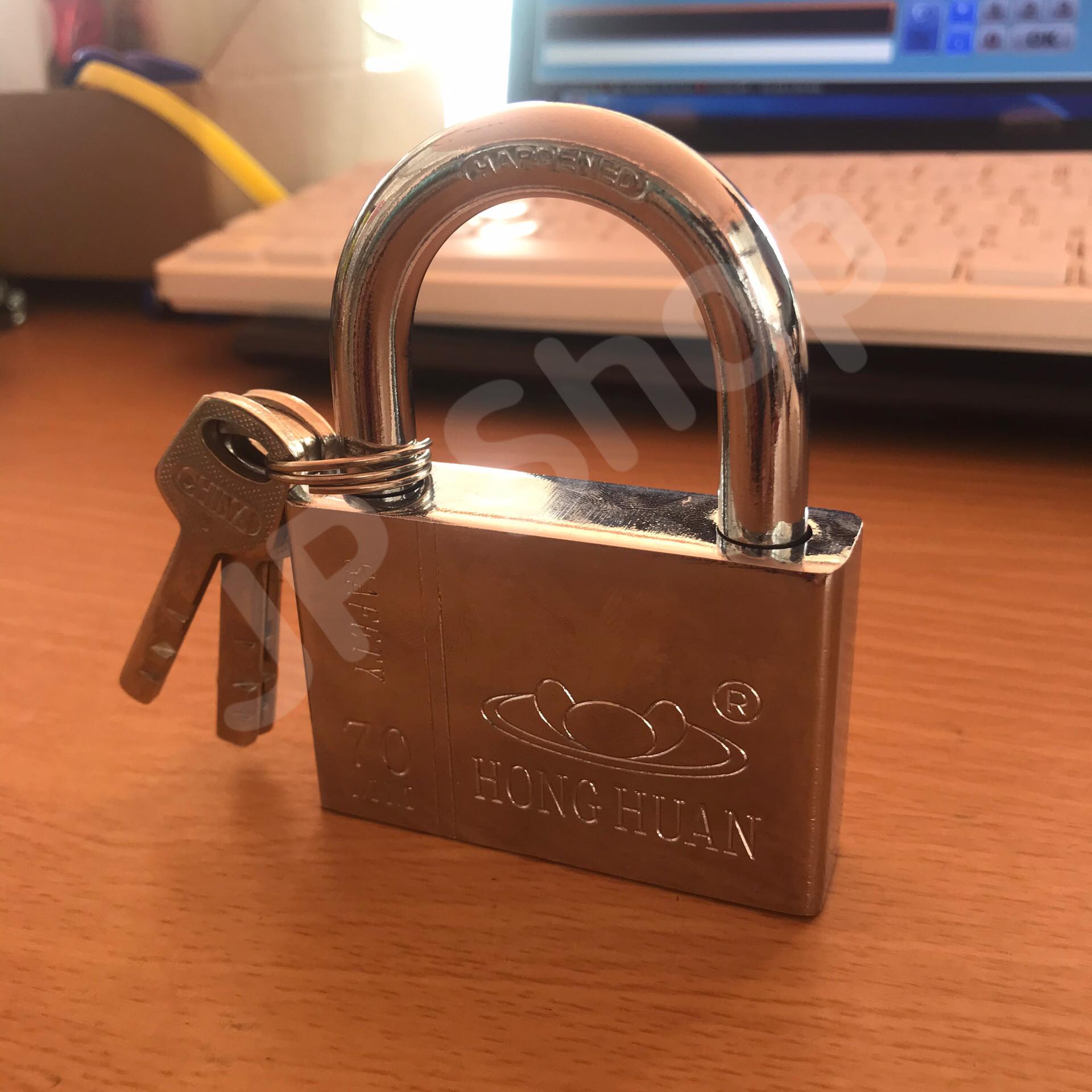 กุญแจล็อคบ้าน ล็อคครัว ล็อคอเนประสงค์ 70 มม. ล็อคแน่นหนา คงทน ราคาถูก สนใจสั่งซื้อได้เลย ห่วงสั้น #906