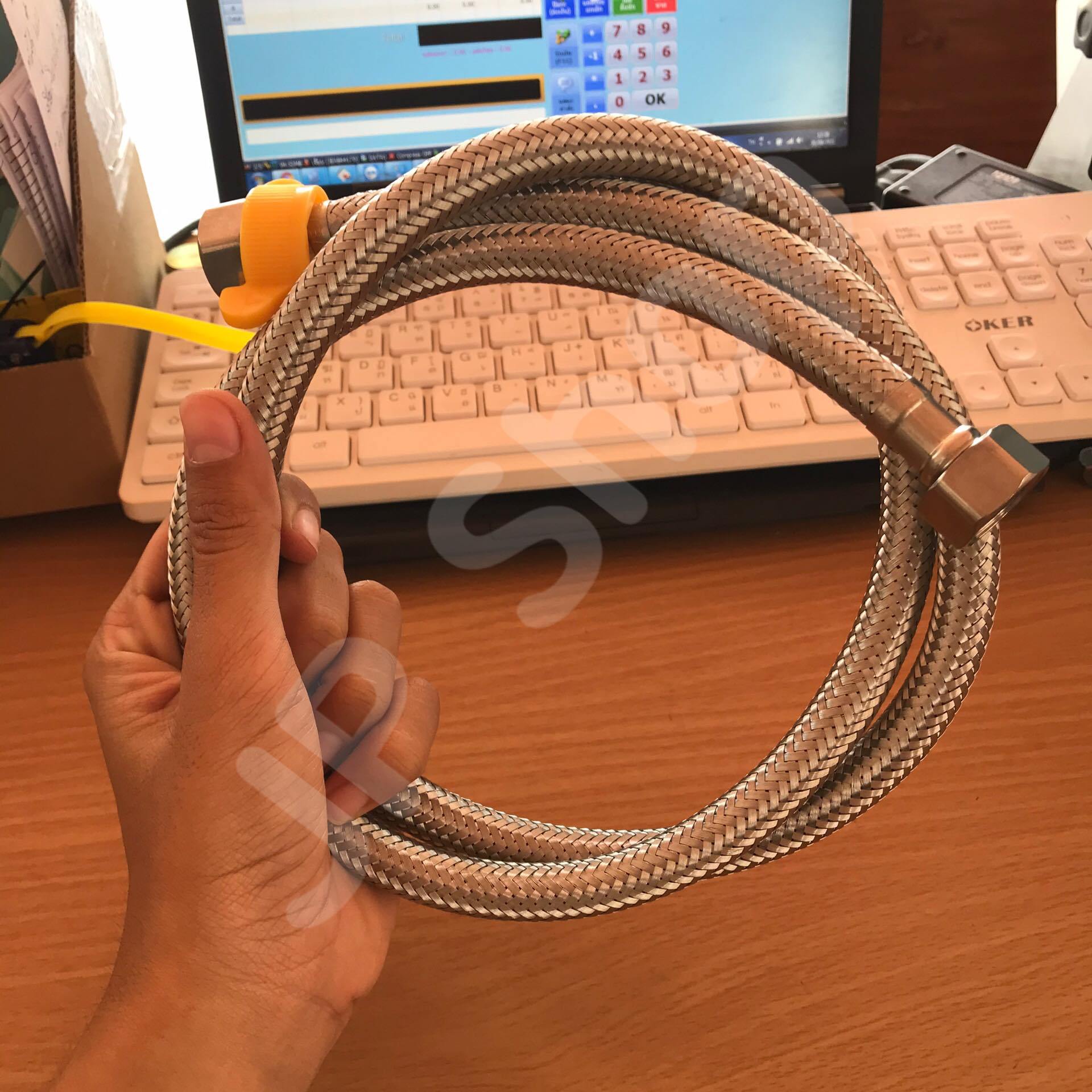 สายน้ำดี ขนาดความยาว 120 ซม. หัวสายสแตนเลส304 เกลียวใน4หุน(1/2") สำหรับต่อน้ำใช้ทั่วไป ห้องน้ำ ห้องครัว #12001