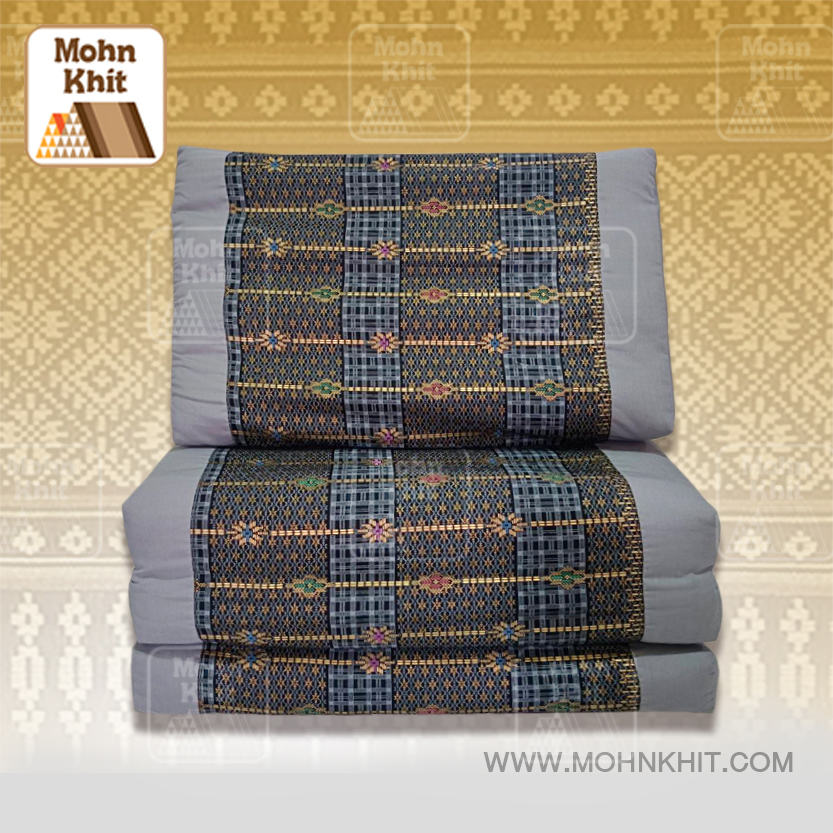 หมอนสามเหลี่ยม 10 ช่องติดเบาะ 3พับตัดต่อพิมพ์ทอง// 47x170x30cm// Tri-angle kapok100%Traditional Floor Cushions 10 holes with 3 part of mattress.