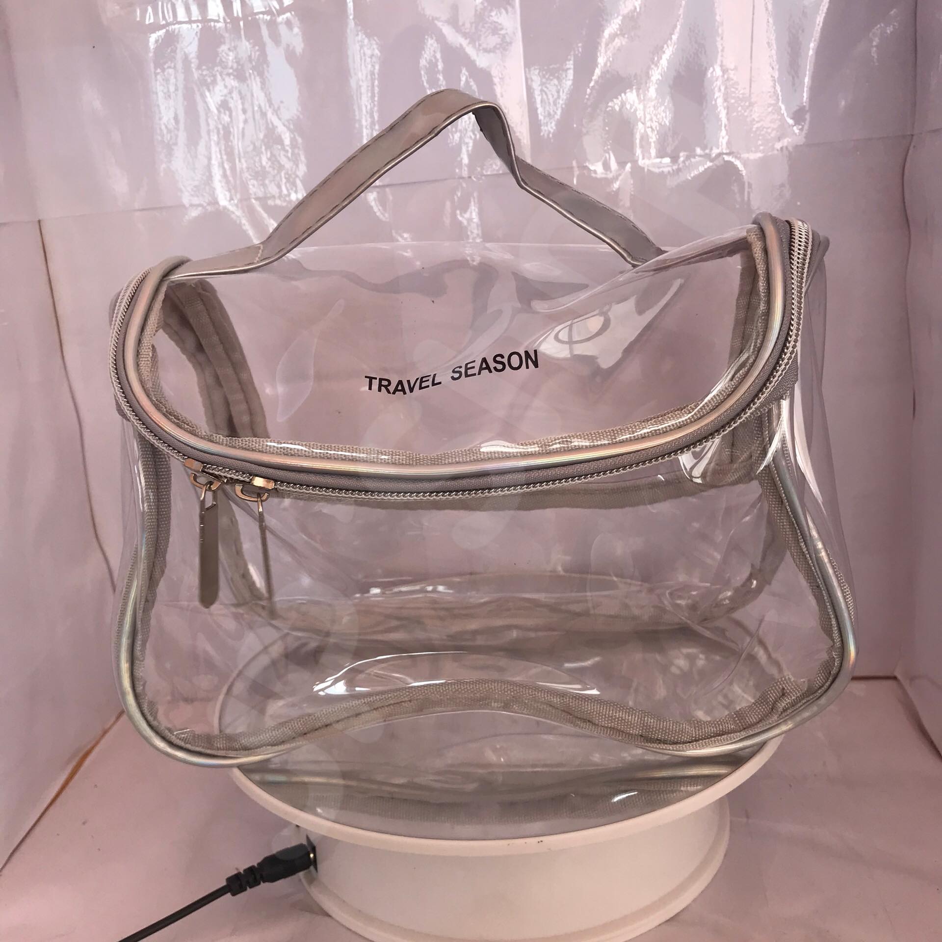 กระเป๋าใส่เครื่องสำอาง รุ่นพกพา สีเทา โปร่งใส ราคา/1 ใบ #0102