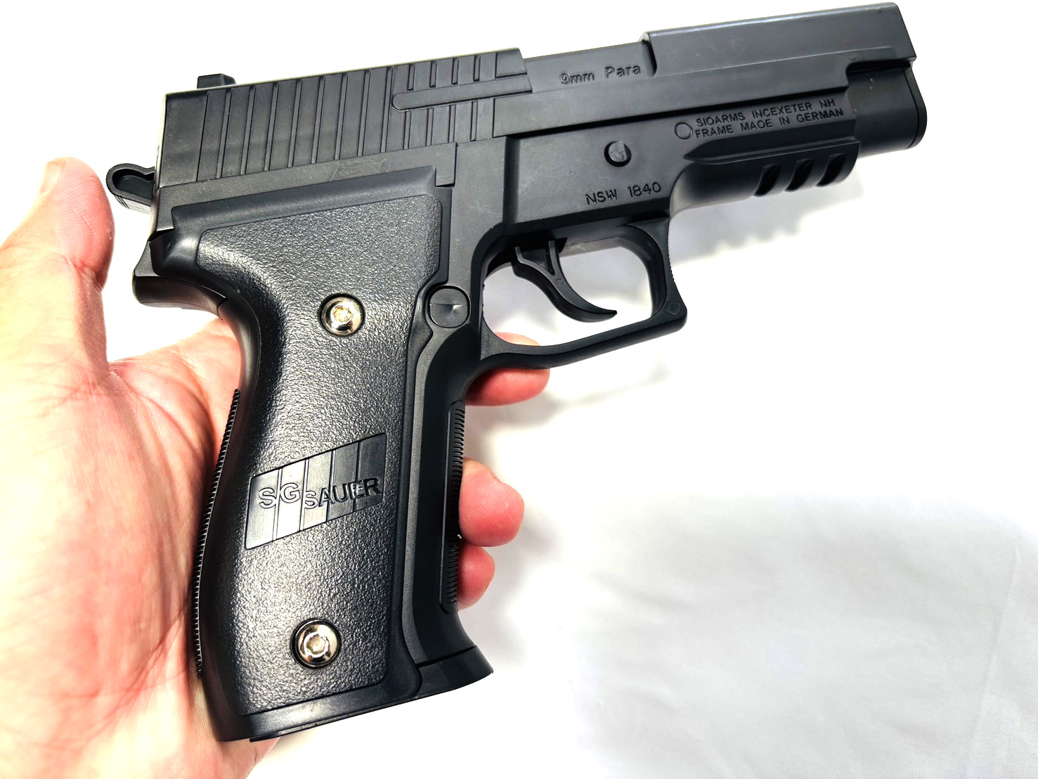 ปืนอัดลมสั้น รุ่น P226 ระบบชักยิงทีละนัด