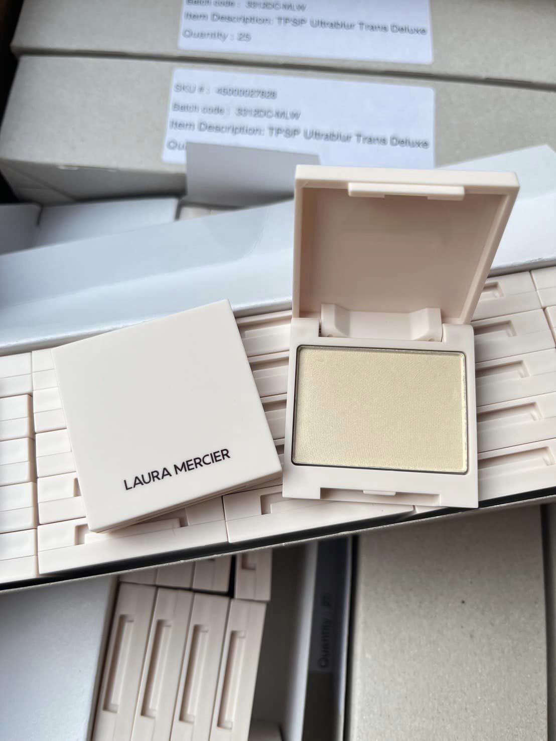 แป้งอัดแข็ง Laura Mercier Translucent Pressed Setting Powder Ultra-Blur ขนาด 2g. สี #Translucent (1ตลับ)