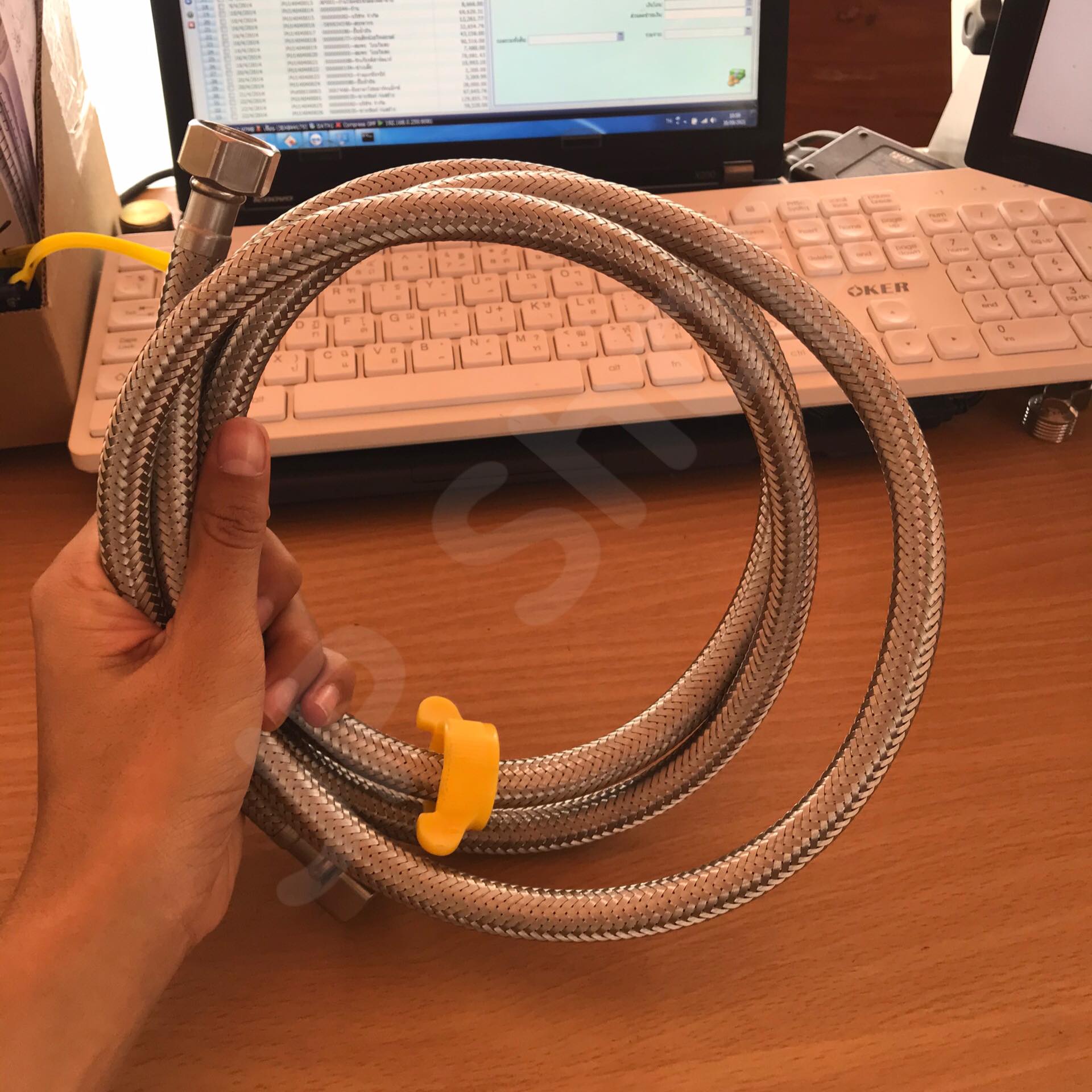 สายน้ำดี ความยาวขนาด 200 ซม. หัวสายสแตนเลส304 เกลียวใน4หุน(1/2") สำหรับต่อน้ำใช้ทั่วไป ห้องน้ำ ห้องครัว #20001