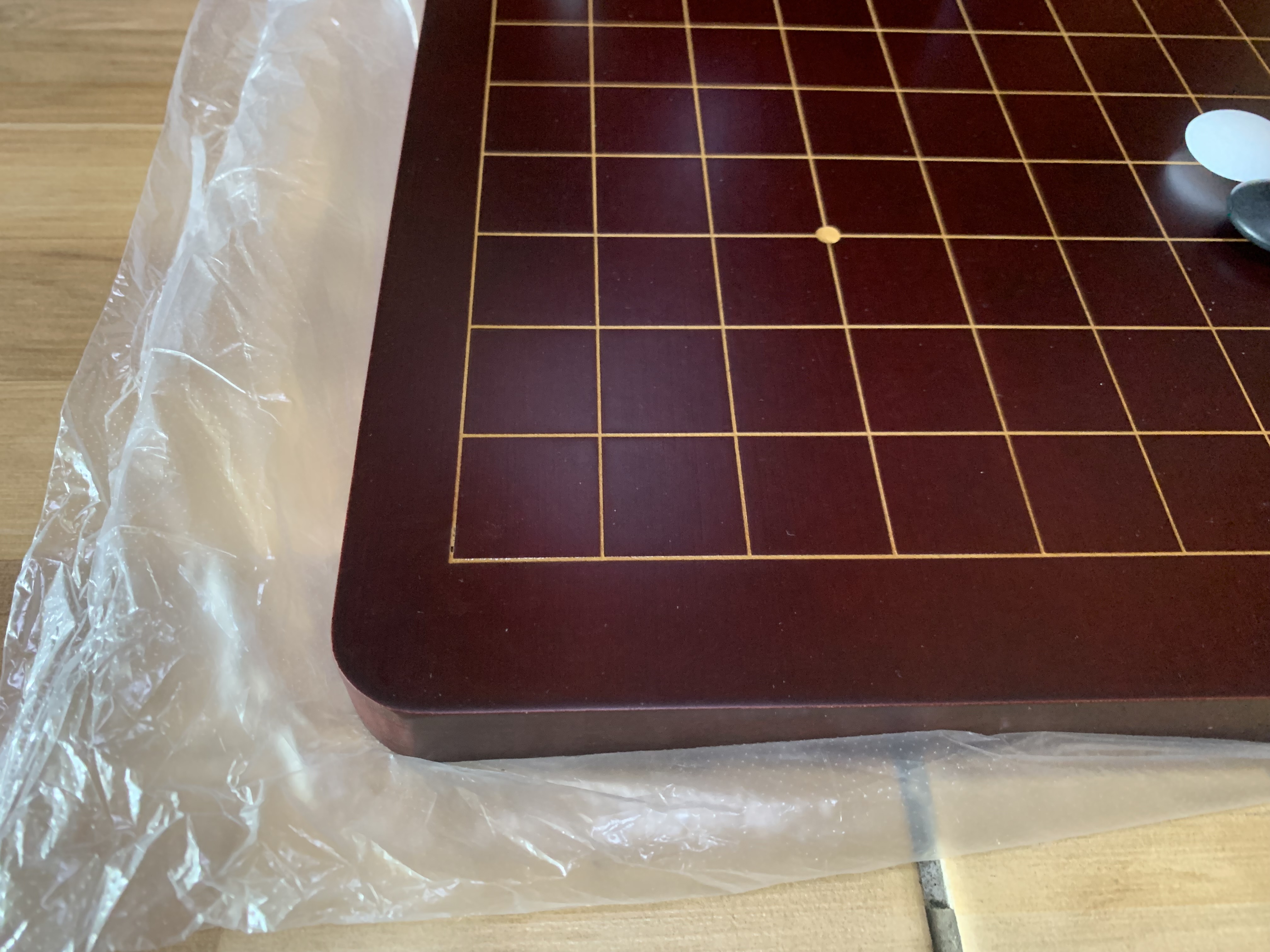 ชุดหมากล้อมไม้(กระดานสีไม้จันทร์แดง/เม็ดนูน2ด้าน/โถไม้)