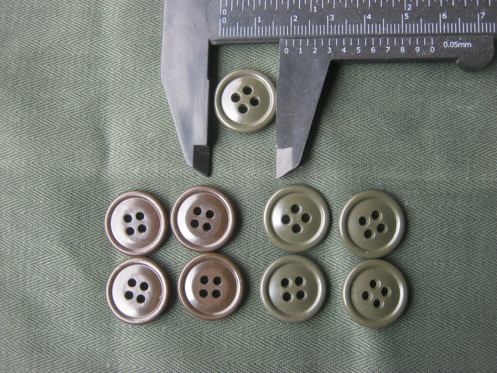 กระดุมเสื้อ P58