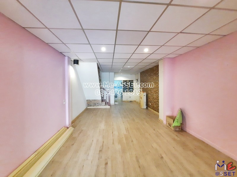 ขายทาวน์เฮ้าส์ ย่าน เคหะร่มเกล้า ราษฎร์พัฒนา น้อมเกล้า : พูนสินธานี 3 / 2 ชั้น 17 ตารางวา