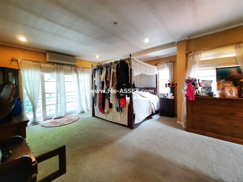 ขายบ้านเดี่ยว ม.นันทวัน วงแหวน-รัตนาธิเบศร์ ถ.ตลิ่งชัน-สุพรรณบุรี ต.เสาธงหิน อ.บางใหญ่ นนทบุรี ต้นโครงการ ติดสวนสาธารณะ หน้าบ้านไม่ชนใคร / พื้นที่ 2 ชั้น 146.7 ตารางวา