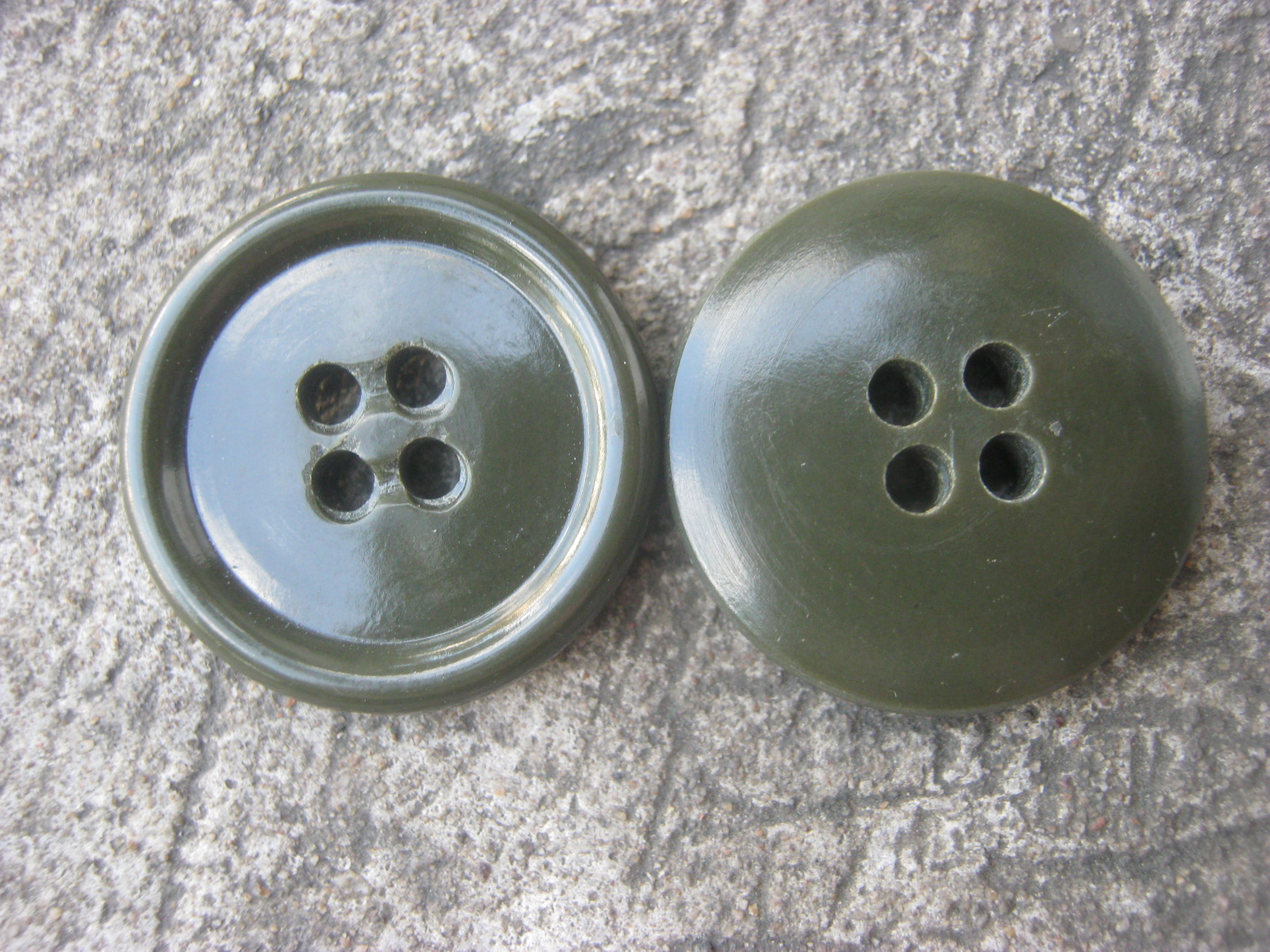 กระดุมสำหรับเสื้อ ทหาร