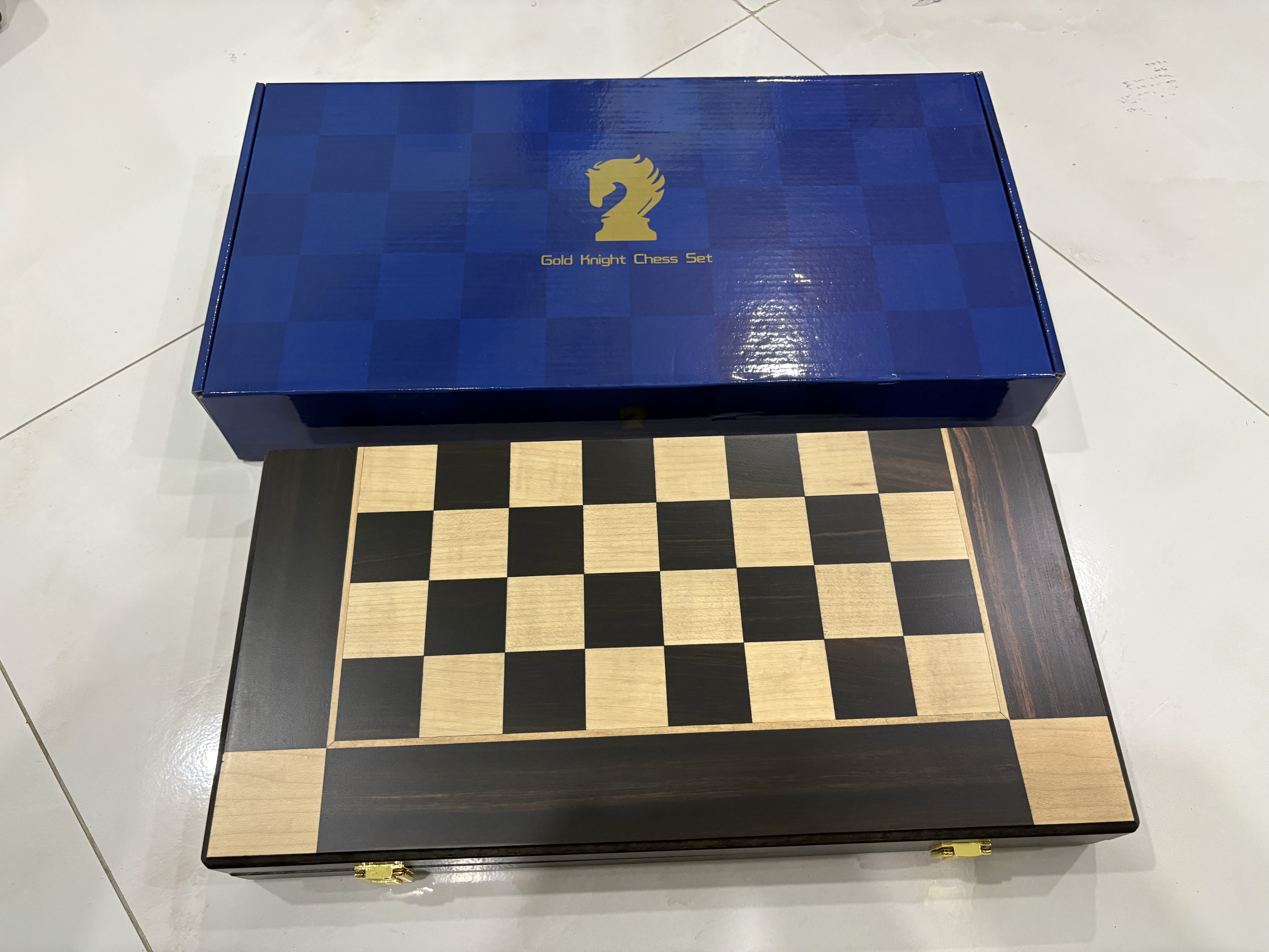 ชุดหมากรุกสากลไม้ebony+maple(ตัวzinc alloy) Gold Knight Wooden Chess Set 8