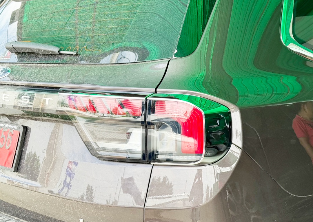 ครอบไฟท้าย Next Gen Everest 2022