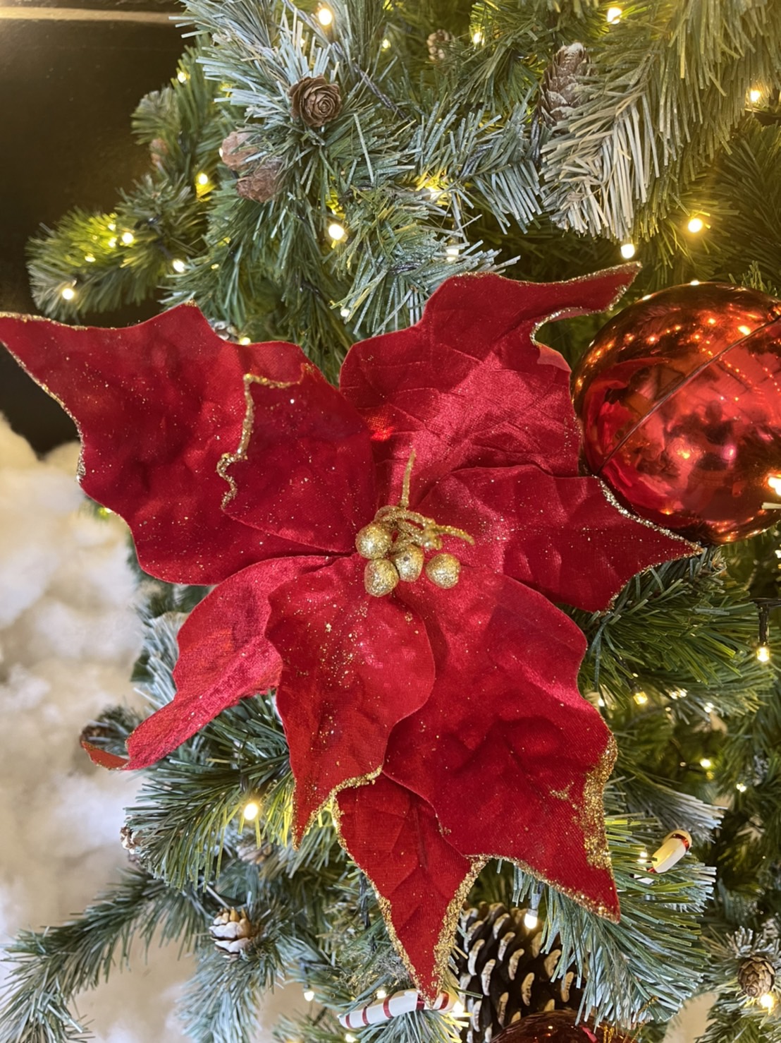 ต้นคริสต์มาสแต่งธีมสี