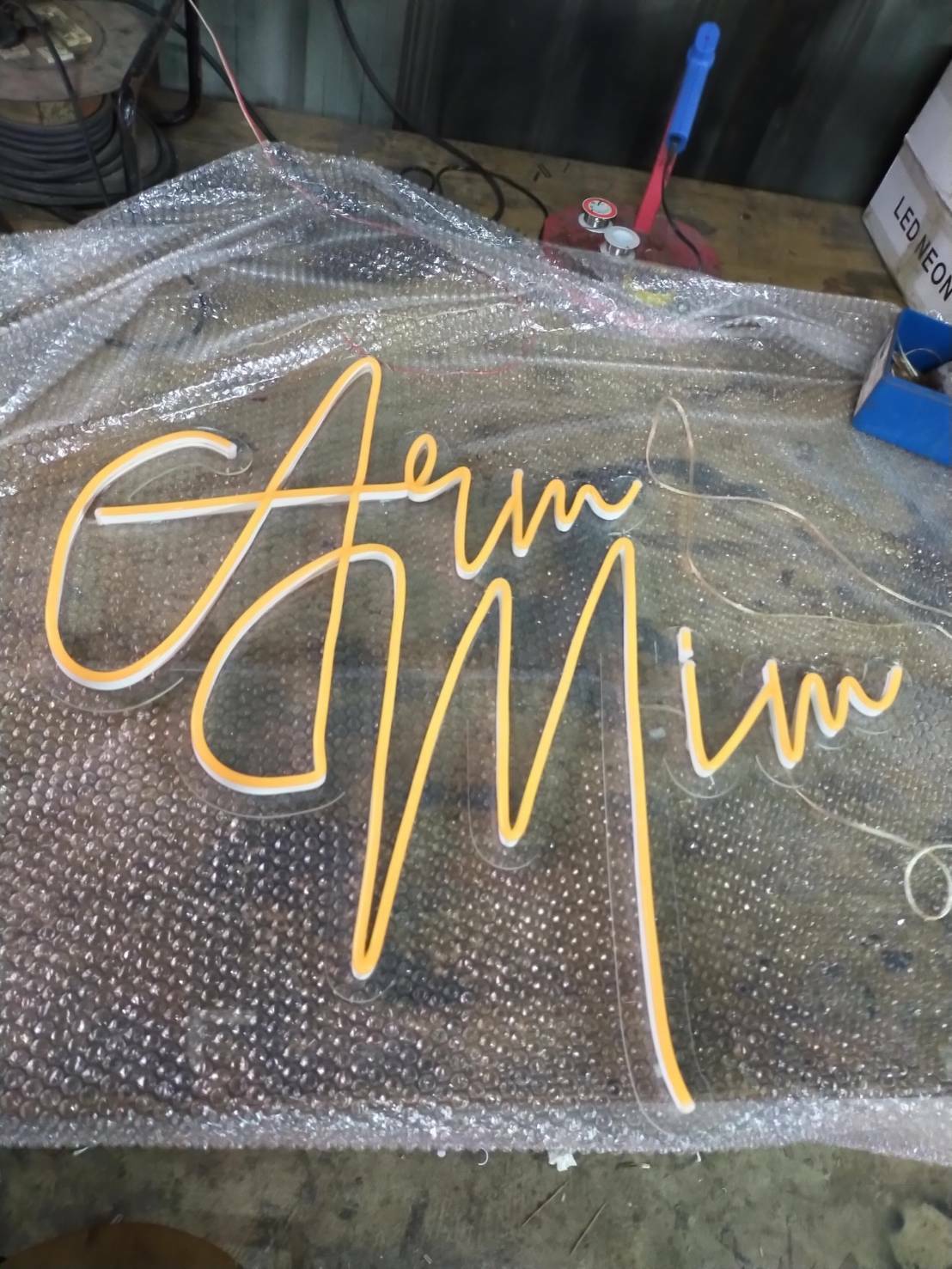 ป้ายไฟนีออน