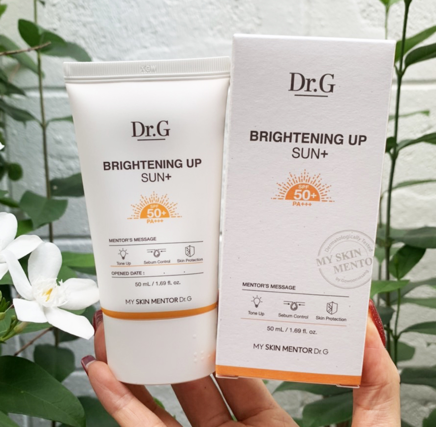 Dr.G Brightening Up Sun+ SPF50+ PA+++ 50ml. ครีมกันแดดสีเบส จะช่วยปรับสีผิวให้สว่างขึ้น ช่วยควบคุมความมัน ซง จุงกิ