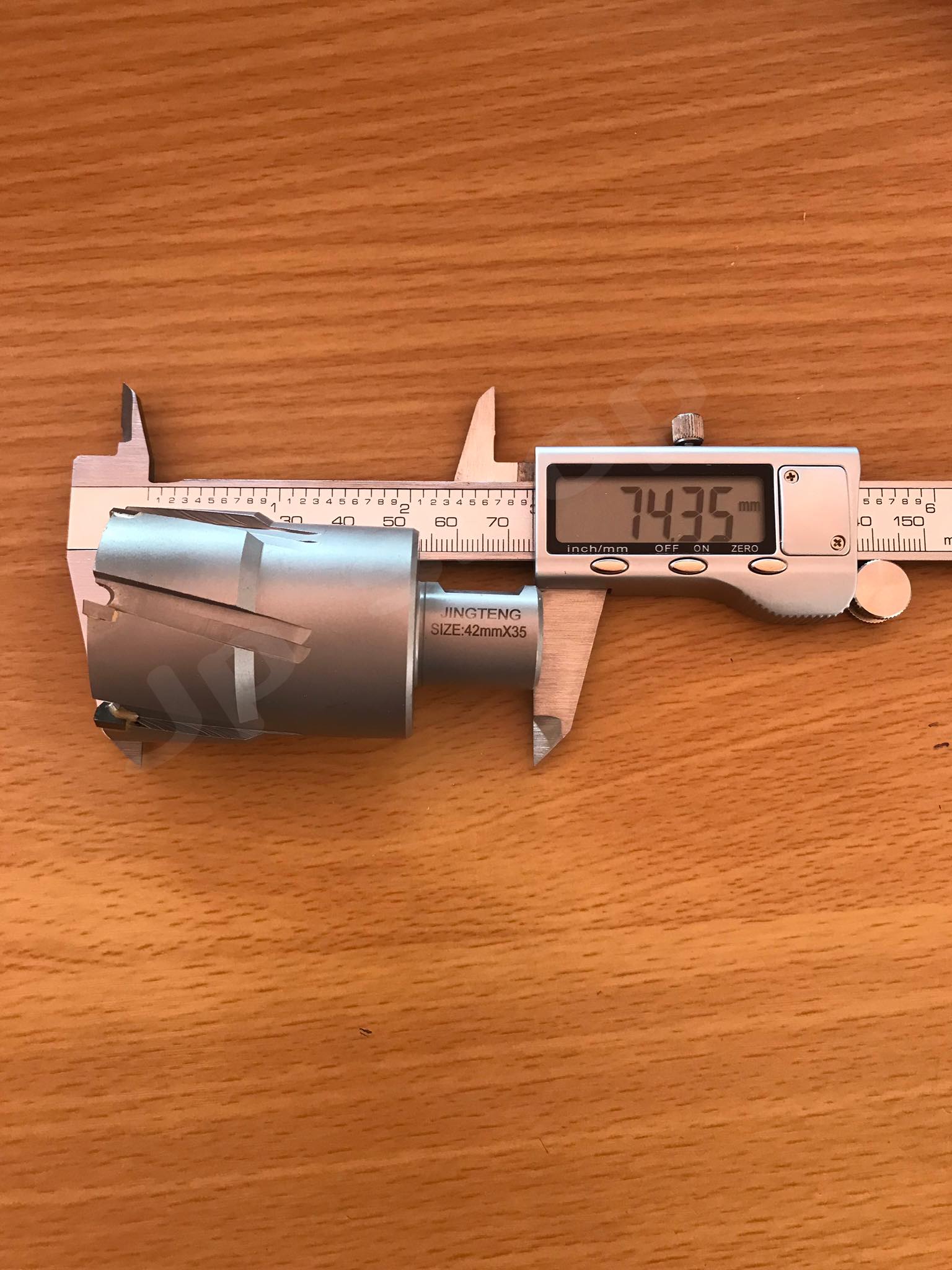 ดอกสว่านเจ็ทบอส แบบโฮลซอว์คาร์ไบสำหรับเจาะเหล็กหนา ด้วยสว่านแม่เหล็กไฟฟ้า ขนาด42*35 มม. #4235