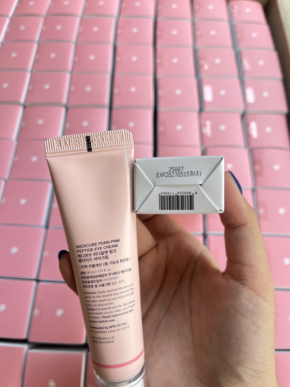 Medicube PDRN Pink Peptide Eye Cream 30ml. ครีมกู้ผิวรอบดวงตาให้ดูสดใส อ่อนเยาว์แบบเร่งด่วน!