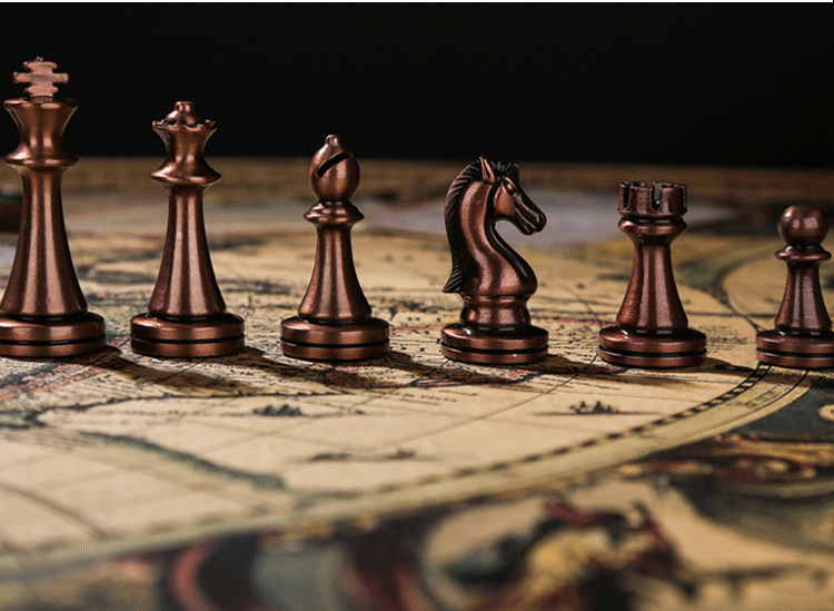 ชุดหมากรุกสากลไม้พับ (ตัวMetal สีgreen bronze & red bronze) Wooden Chess Set