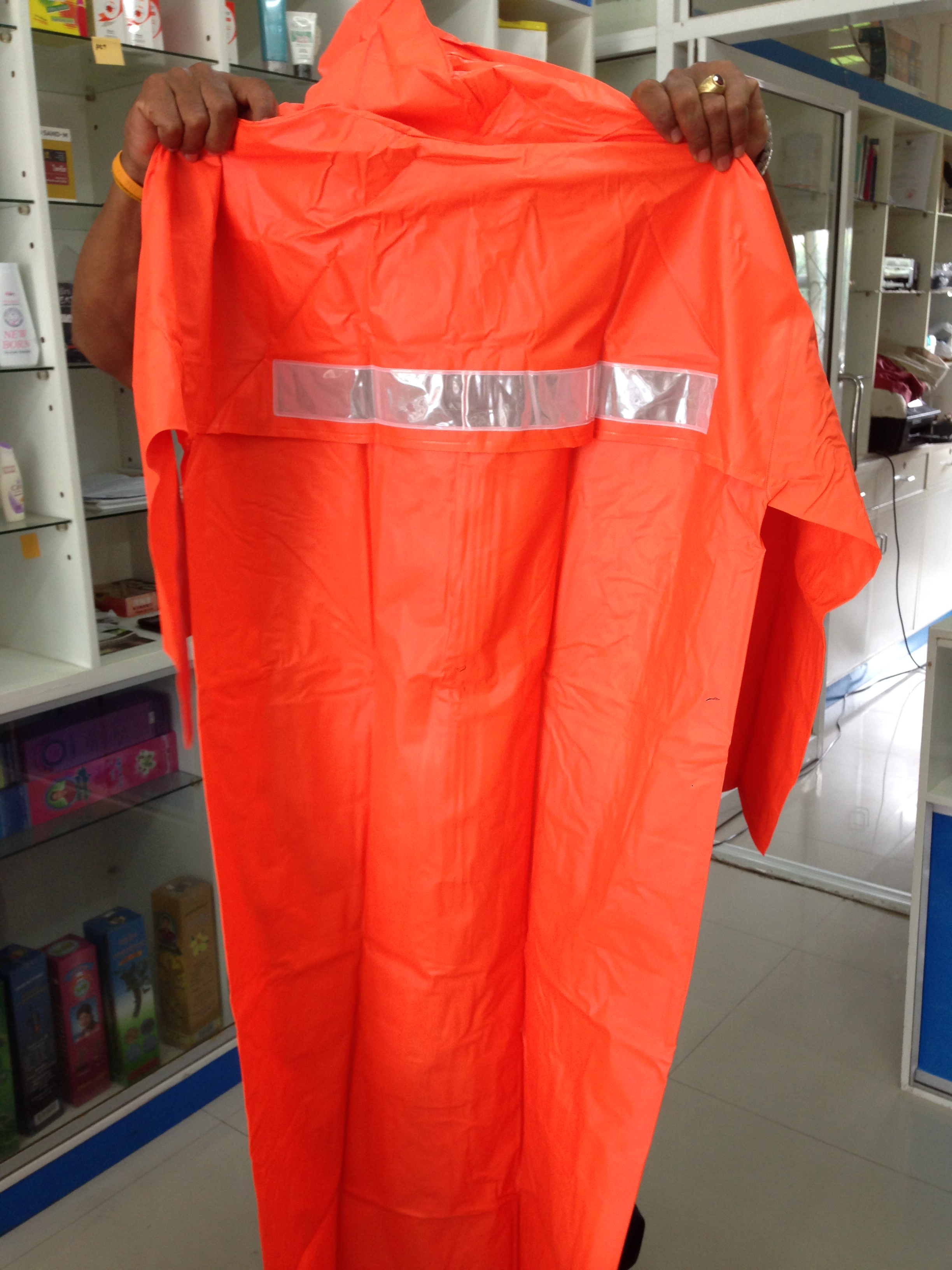 เสื้อกันฝนสะท้อนแสง