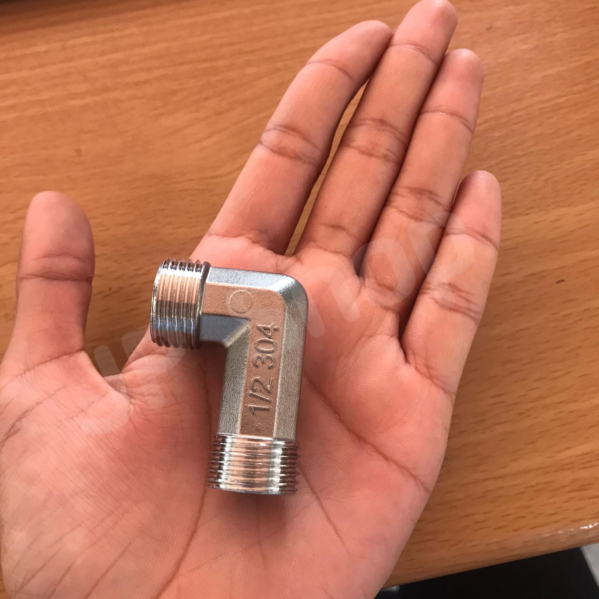 ข้องอสแตนเลส304 เกลียวนอก ขนาด 4 หุุน #2454