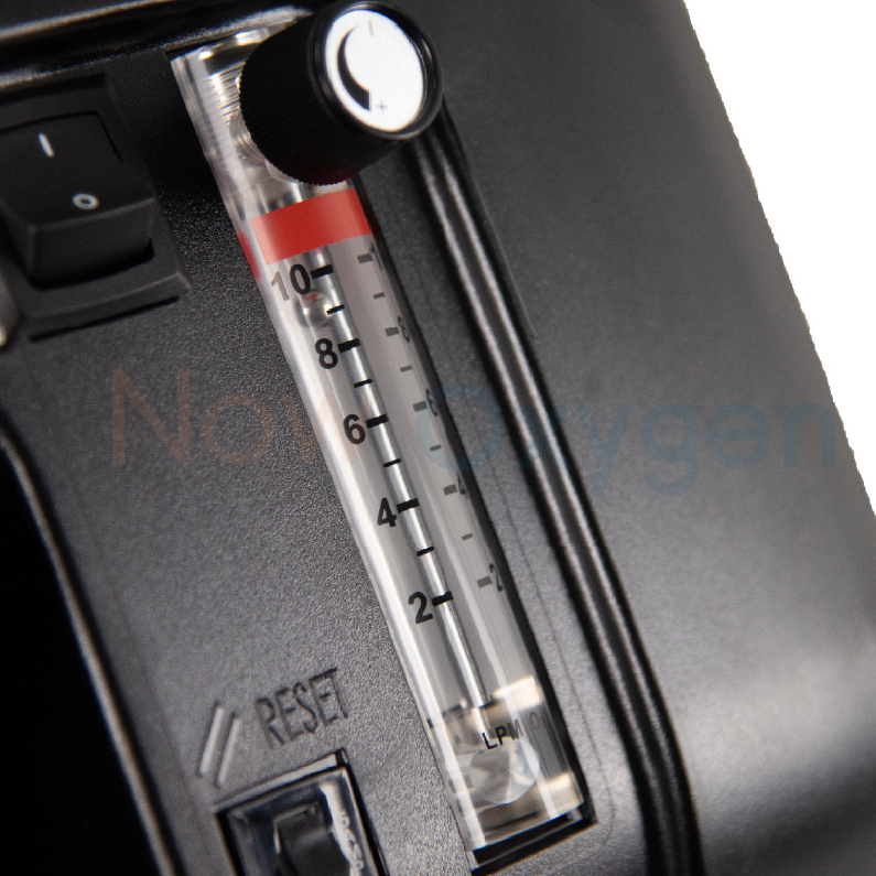 ตู้พักฟื้นสัตว์ขนาด 60*60 ซม. จับคู่กับเครื่องผลิตออกซิเจนขนาด 10 ลิตรแรงดันสูง 20 psi Devilbiss 1025KS