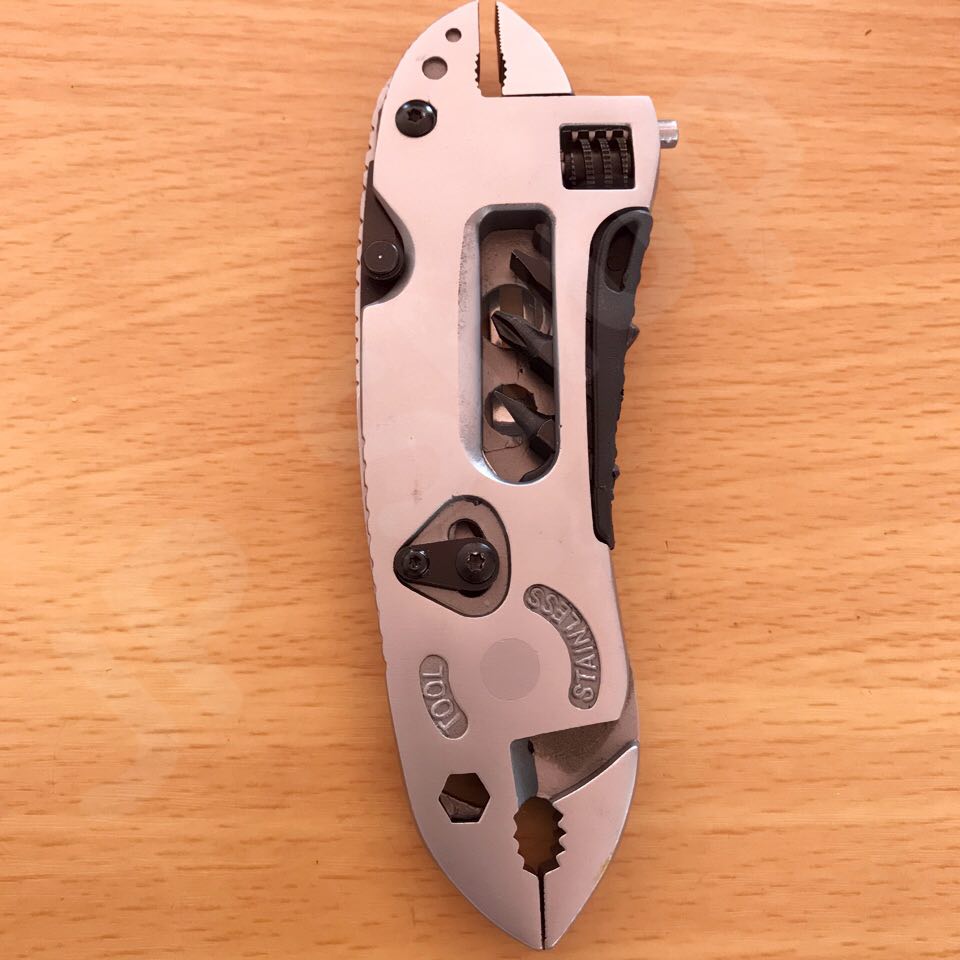 Multitool Pliers คีมอนกประสงค์ (คีมหนีบ ปากประแจเลื่อน พร้อมไขควง 3 หัว มีดพับอเนกประสงค์ พร้อมส่ง #158178