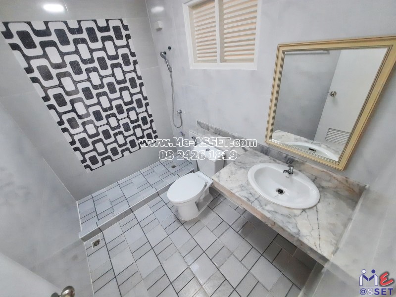 ขายทาวน์เฮ้าส์ รีโนเวทใหม่ ย่าน คูคต ลำลูกกา คลอง2 ปทุมธานี : บุศรินทร์ 2 : 2 ชั้น 21.2 ตารางวา