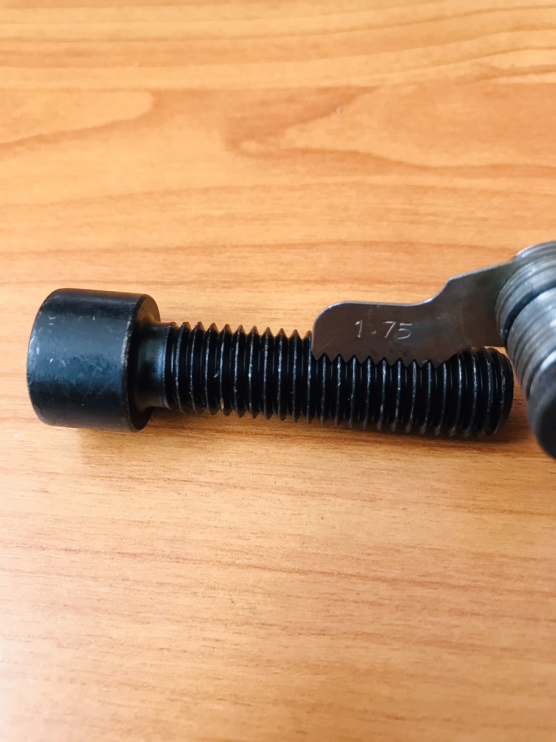 สกรูหัวจมดำ M12 เกลียว 1.75 มิล ยาว 45 มม.( Black Socket Head Screw M12 Thread 1.75mm Length 45mm)#000010