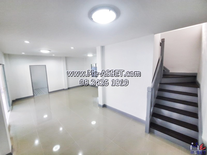 ขายทาวน์เฮ้าส์หลังริม รีโนเวทใหม่ ย่าน ท่าข้าม28 เทียนทะเล7 สะแกงาม บางขุนเทียน พระรามสอง : ม.พิศาล ท่าข้าม28 เฟส 7 : 2 ชั้น 31.3 ตร.วา