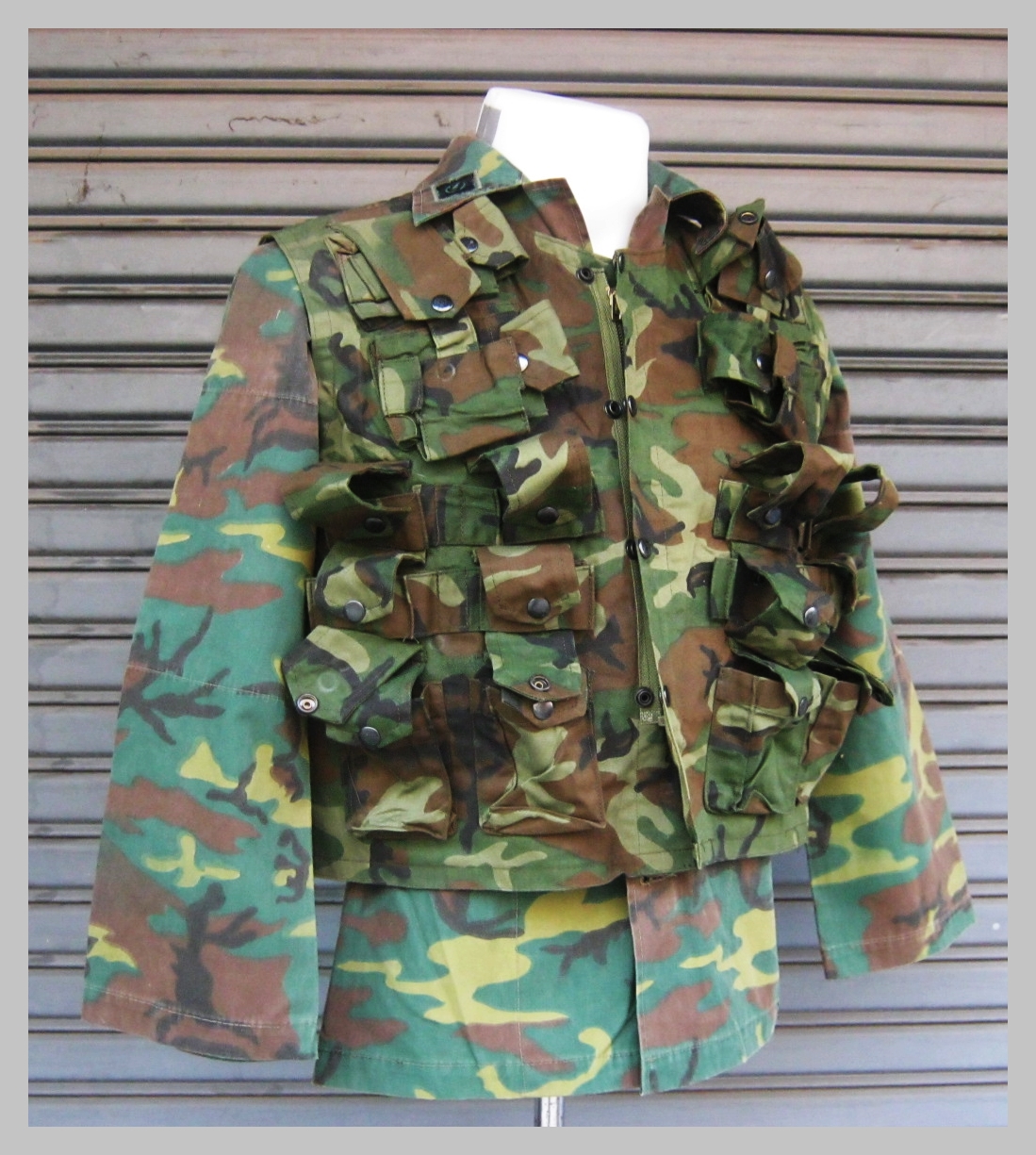 เสื้อกั๊กทหารไทย 2533