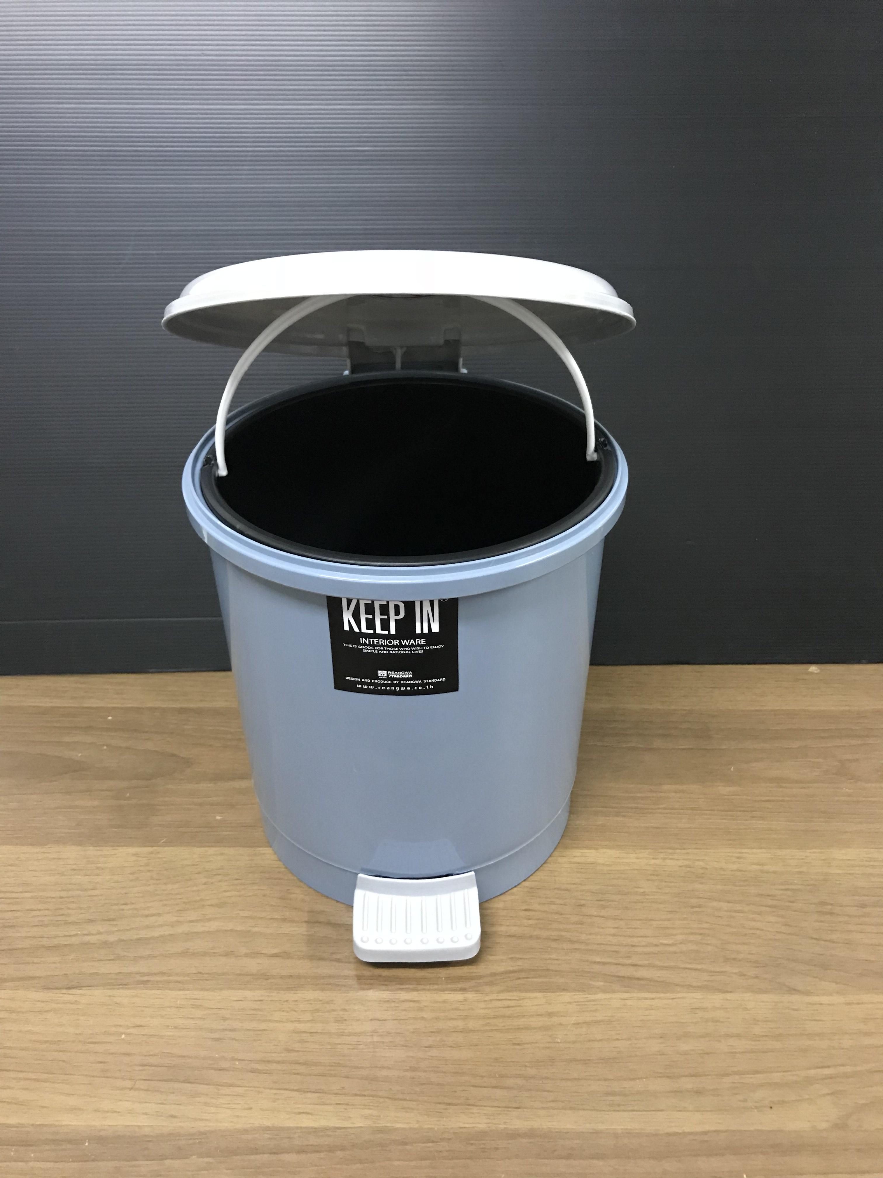 ถังขยะเท้าเหยียบ พลาสติก ทรงกลม 10 ลิตร