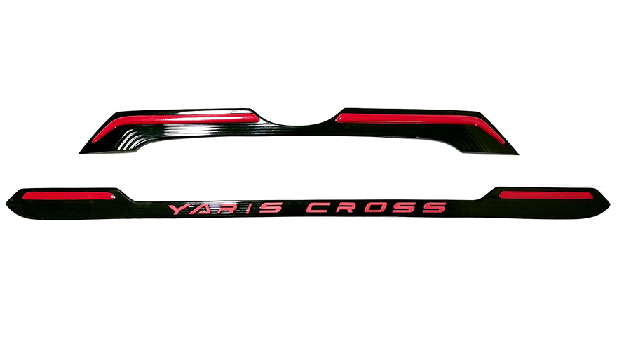 คิ้วฝากระโปรงท้าย 2 ชิ้น YARIS CROSS 2023-2028