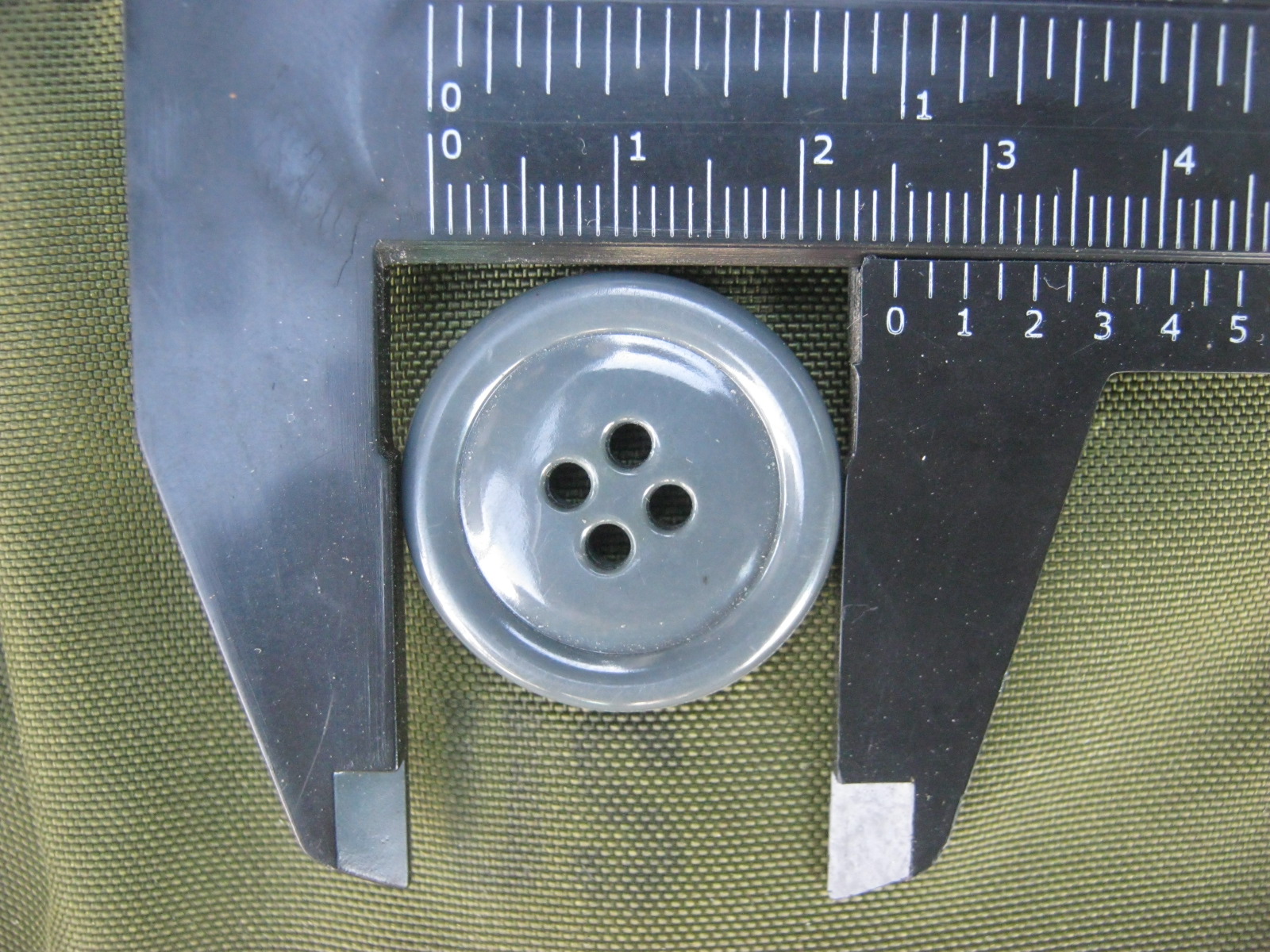 กระุดมเพื่อซ่อมเสื้อนักบิน N3B