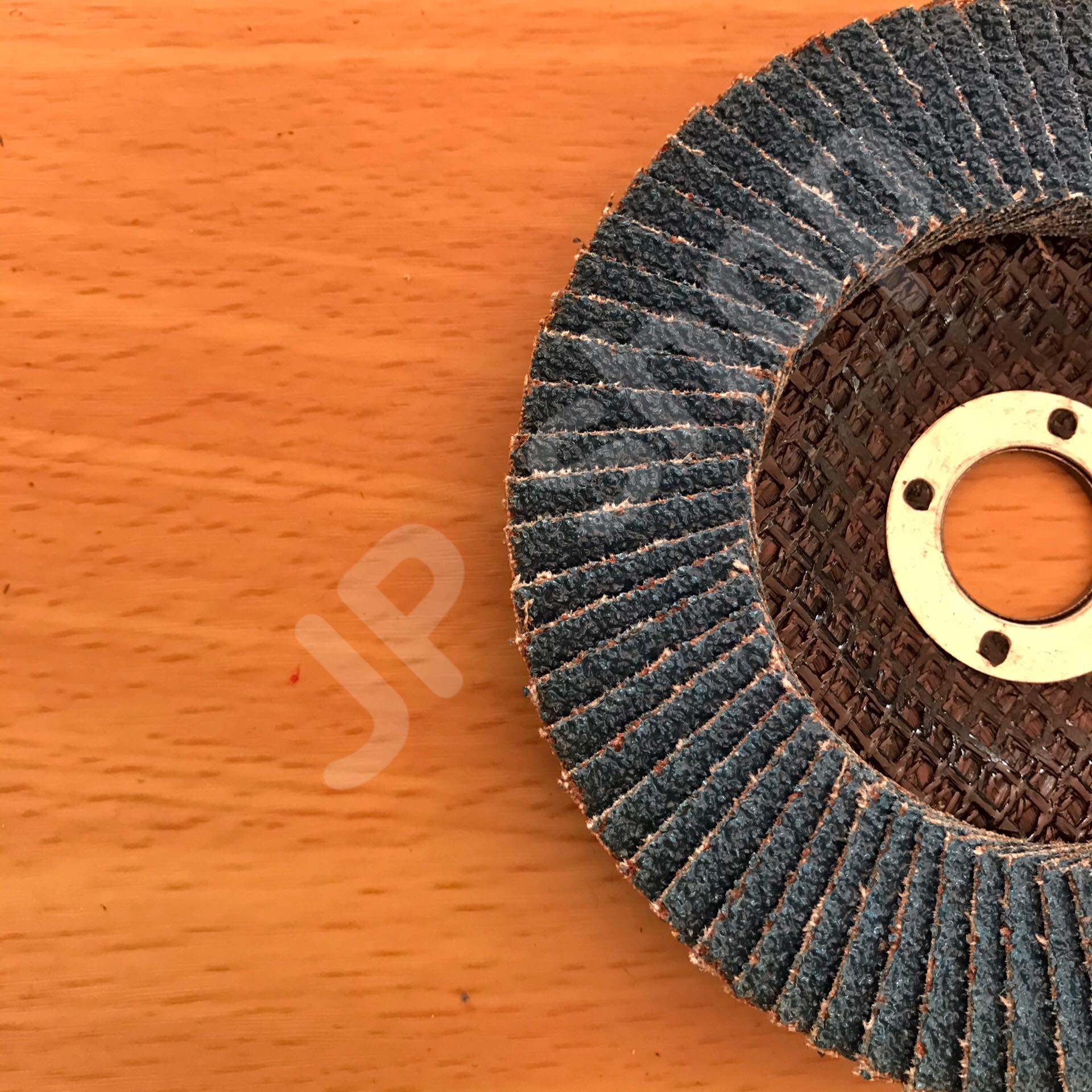 กระดาษทราย เรียงซ้อนเบอร์40 ขนาด 4 นิ้ว สำหรับงานขัดไม้ สแตนเลส เหล็ก ส่งของเร็วมาก #7256