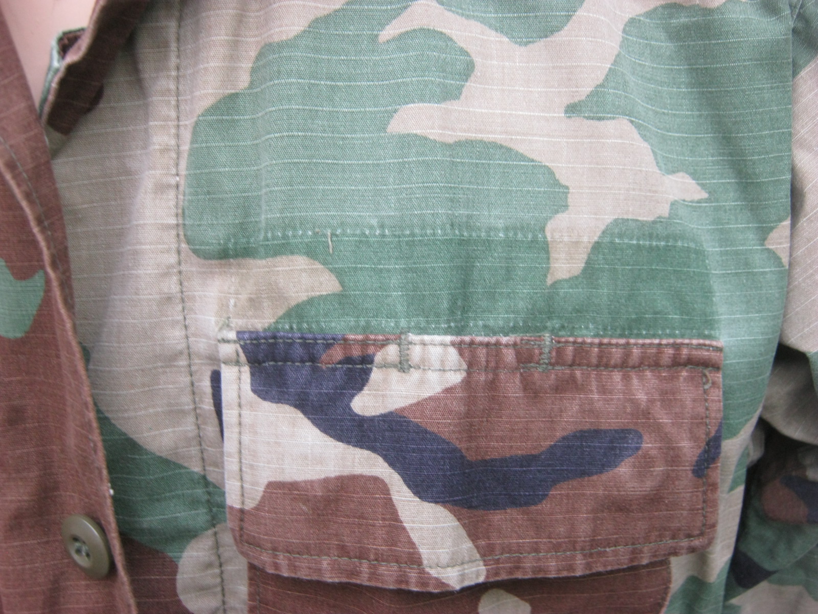 เสื้อทหารสหรัฐ M81 woodland