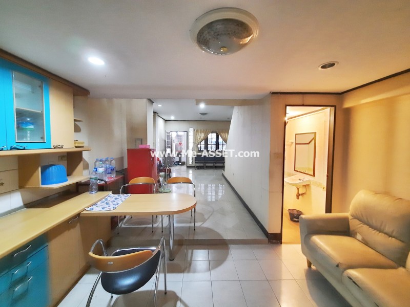 ขายทาวน์โฮม 3 ชั้น 18 ตรว ม.พรบดินทร ถ.นวมินทร์ 157 เขตบึงกุ่ม กรุงเทพฯ / การเดินทางสะดวกสามารถเข้า-ออกได้หลายเส้นทาง อาทิ ซอยนวลจันทร์ 36, 56, 157