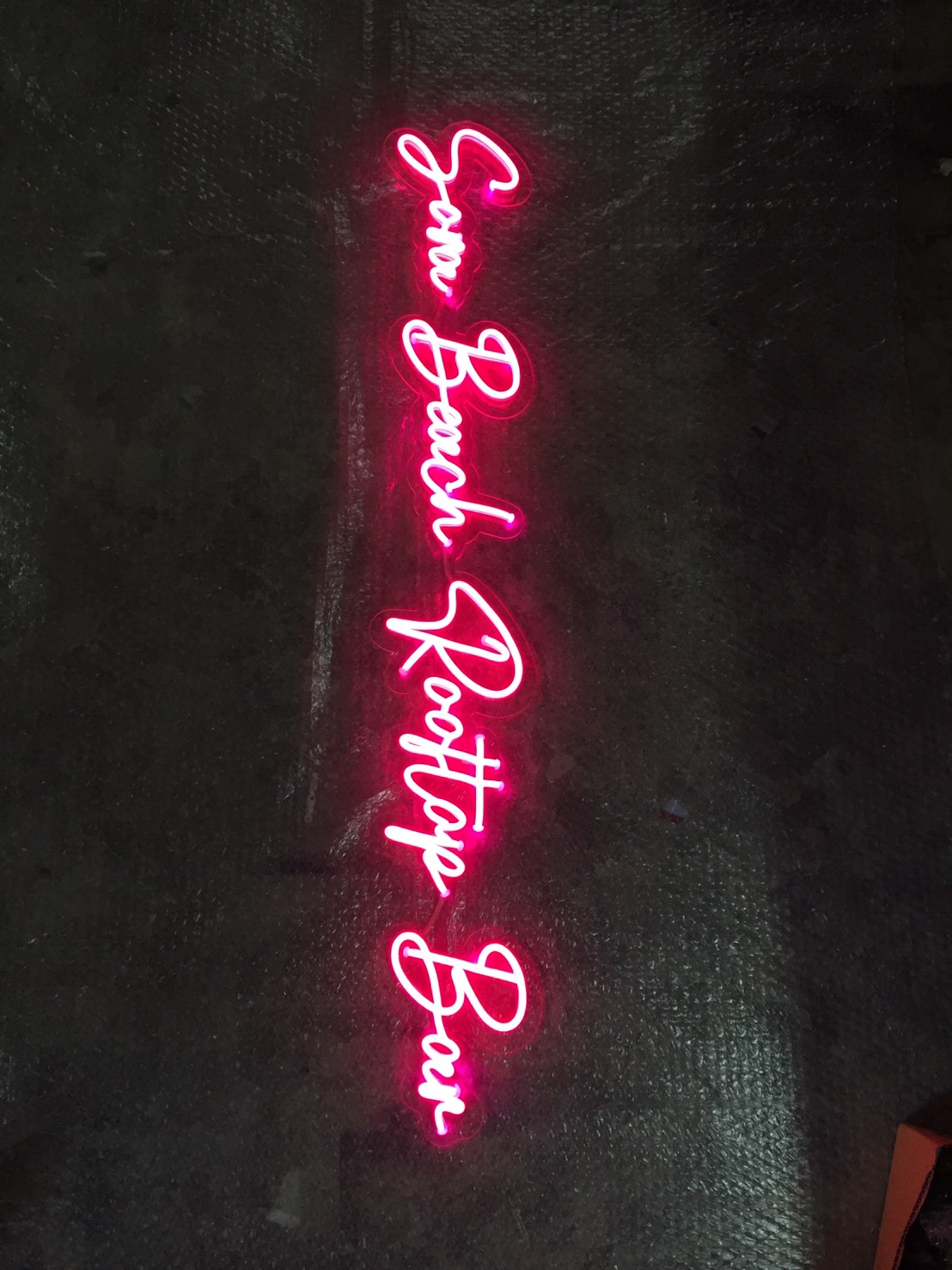 ไฟนีออน เฟค