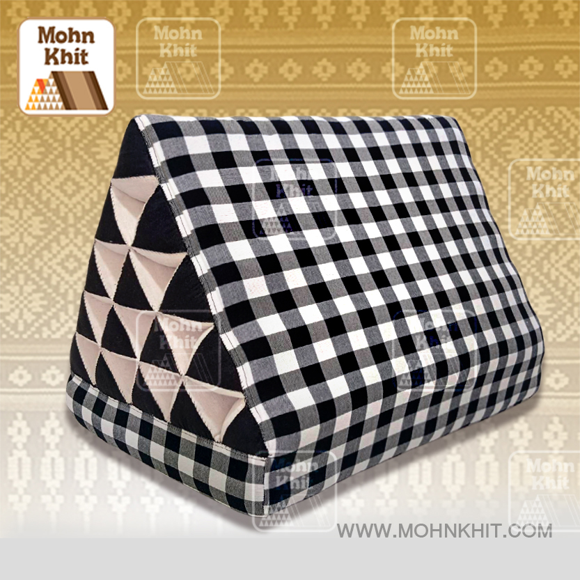 หมอนสามเหลี่ยม15ช่องเสริมฐานผ้าฝ้ายแท้100%ขนาด60cmx32cmx43 cm //Thai Tri-angle Cotton kapok 100%Traditional Floor Cushions .