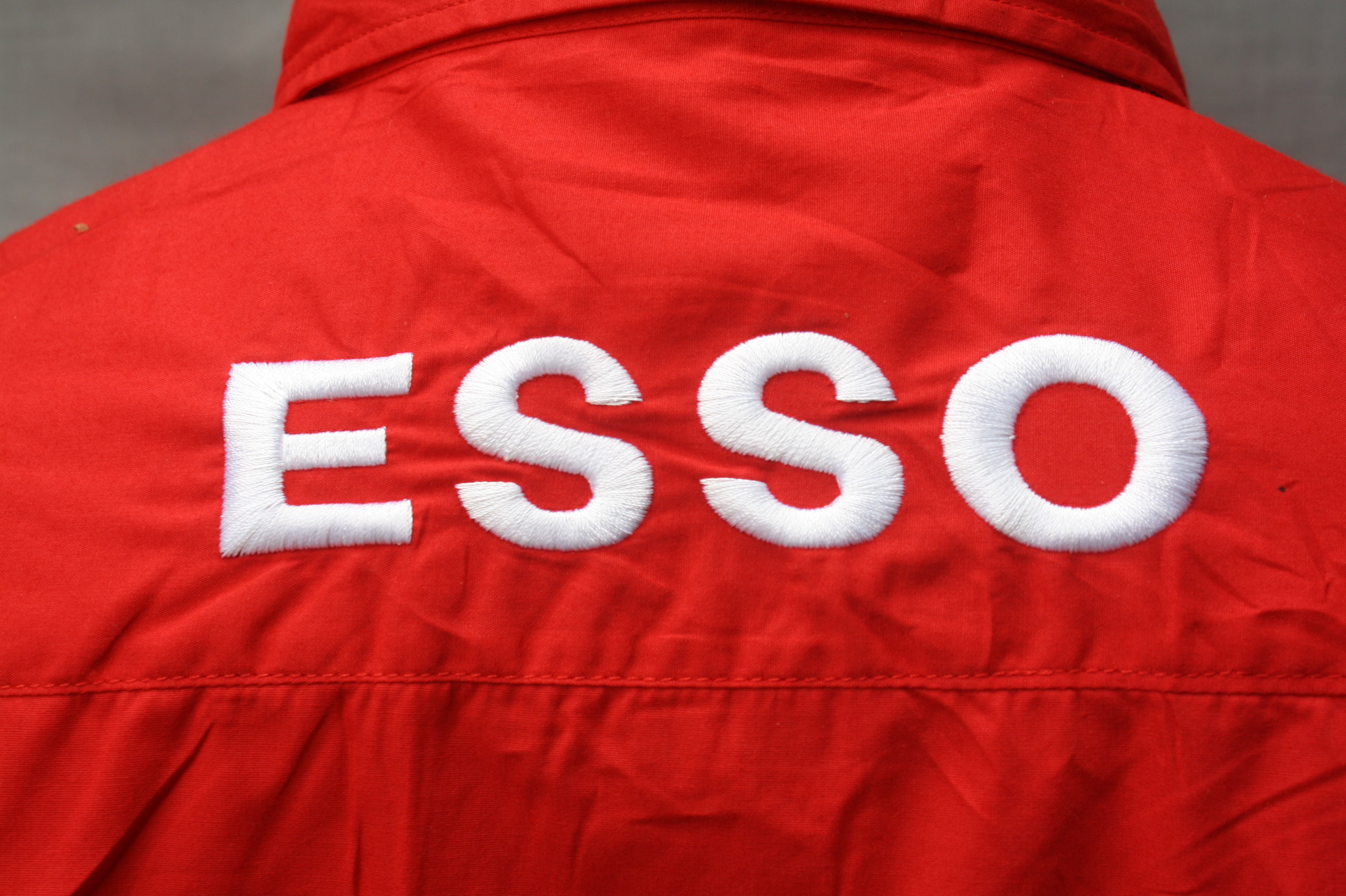 เสื้อ esso