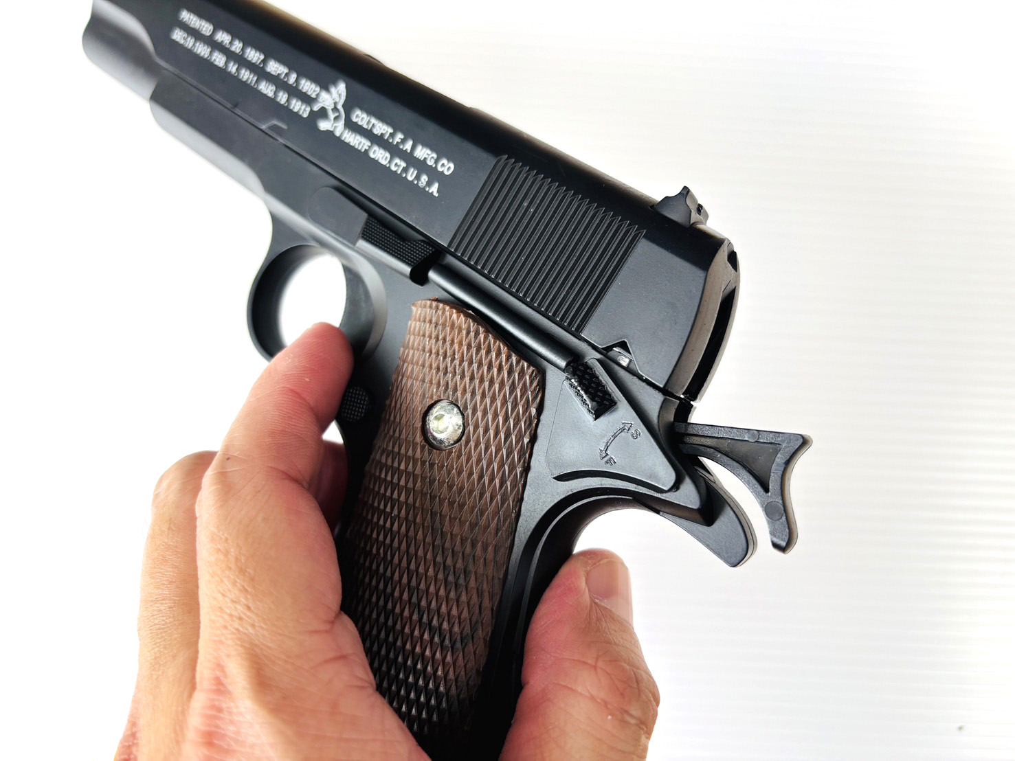 ปืนอัดลมสั้น รุ่น M1911 โลหะ ระบบชักยิงทีละนัด