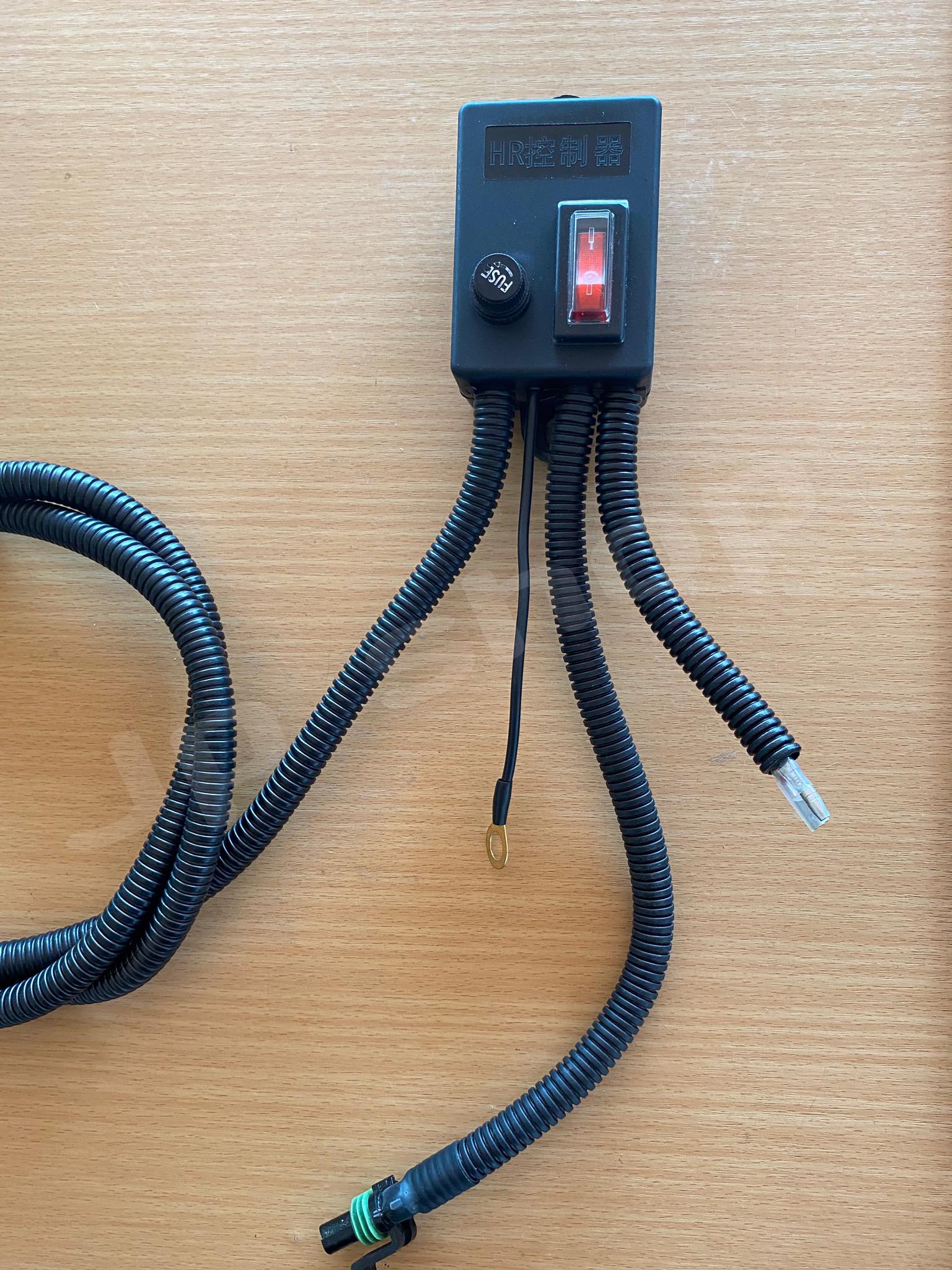 กล่องไฟควบคุมออยคลูเลอร์ รถโม่ปูน 24V #150550