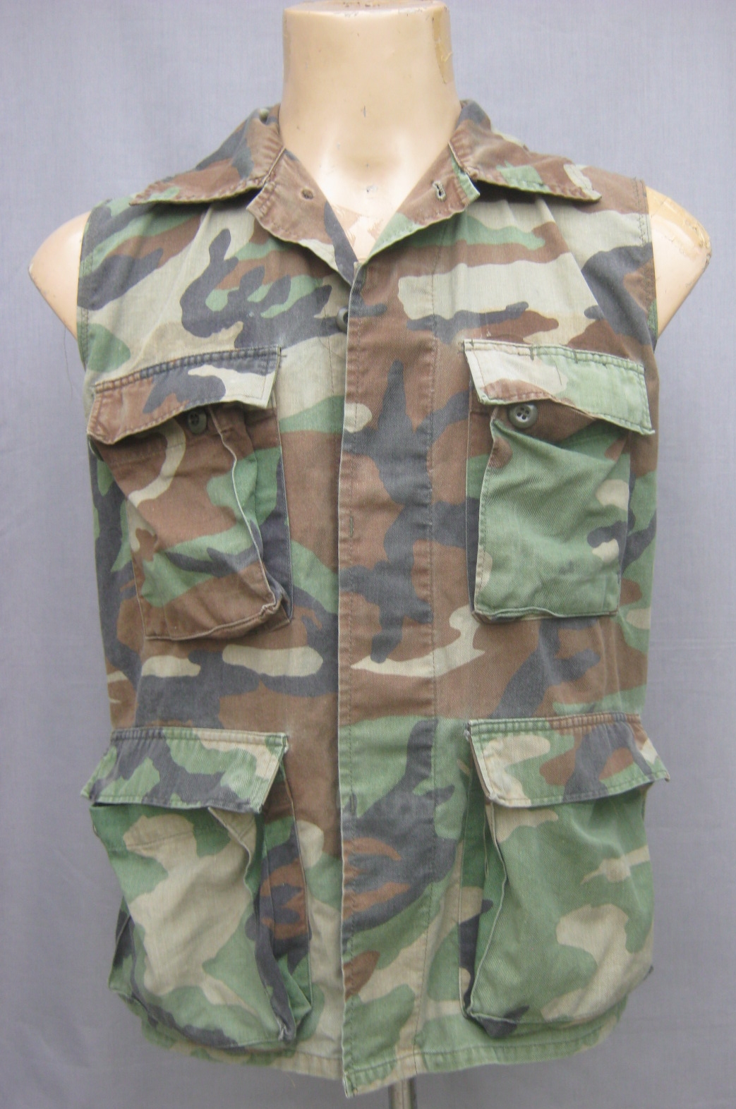 เสื้อทหารสหรัฐตัดแขน