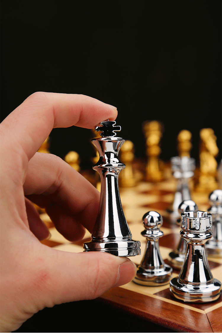 ชุดหมากรุกสากลไม้พับ (ตัวZinc Alloy สีgold & silver) Wooden Chess Set